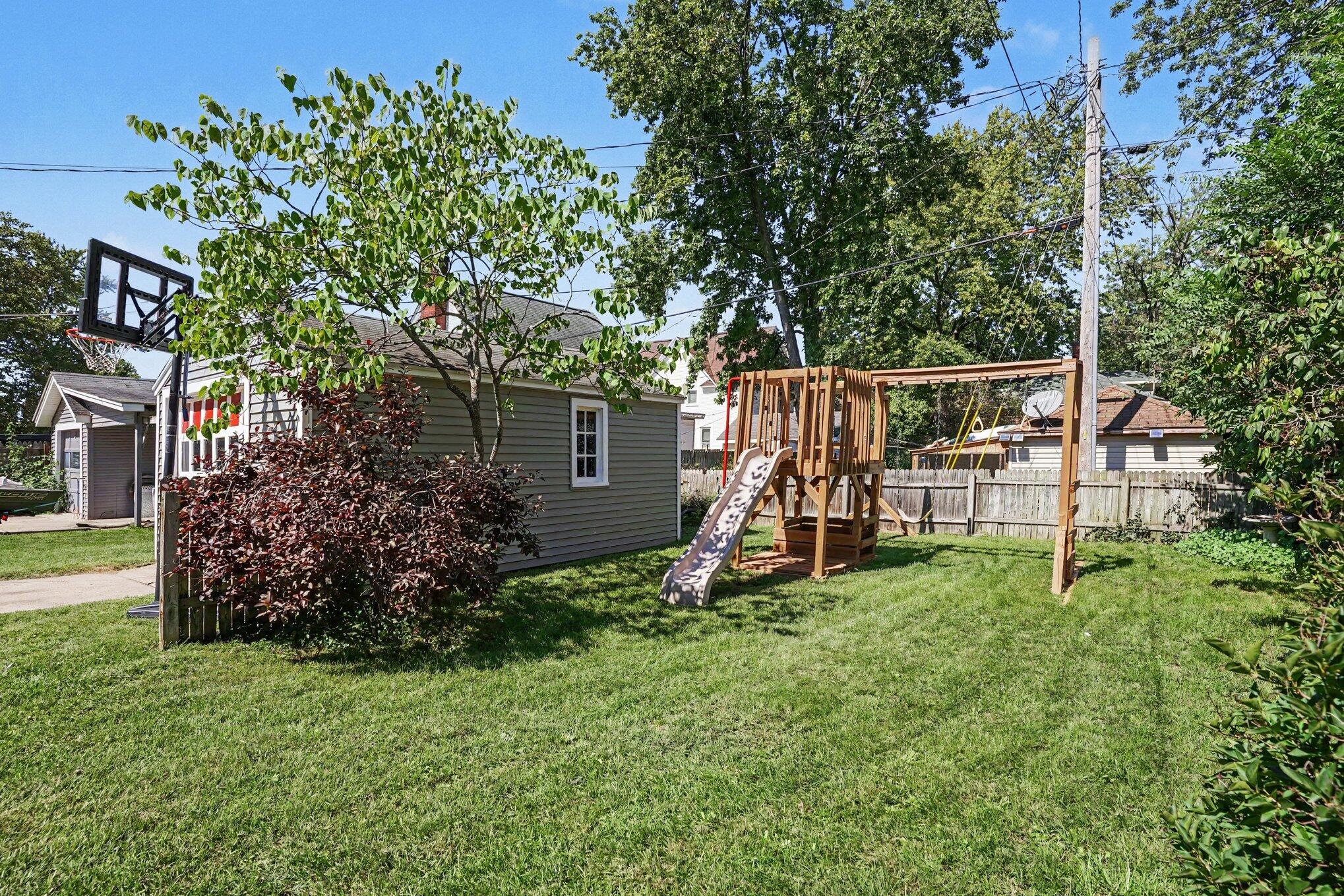 73 E 21st Street Holland MI 49423