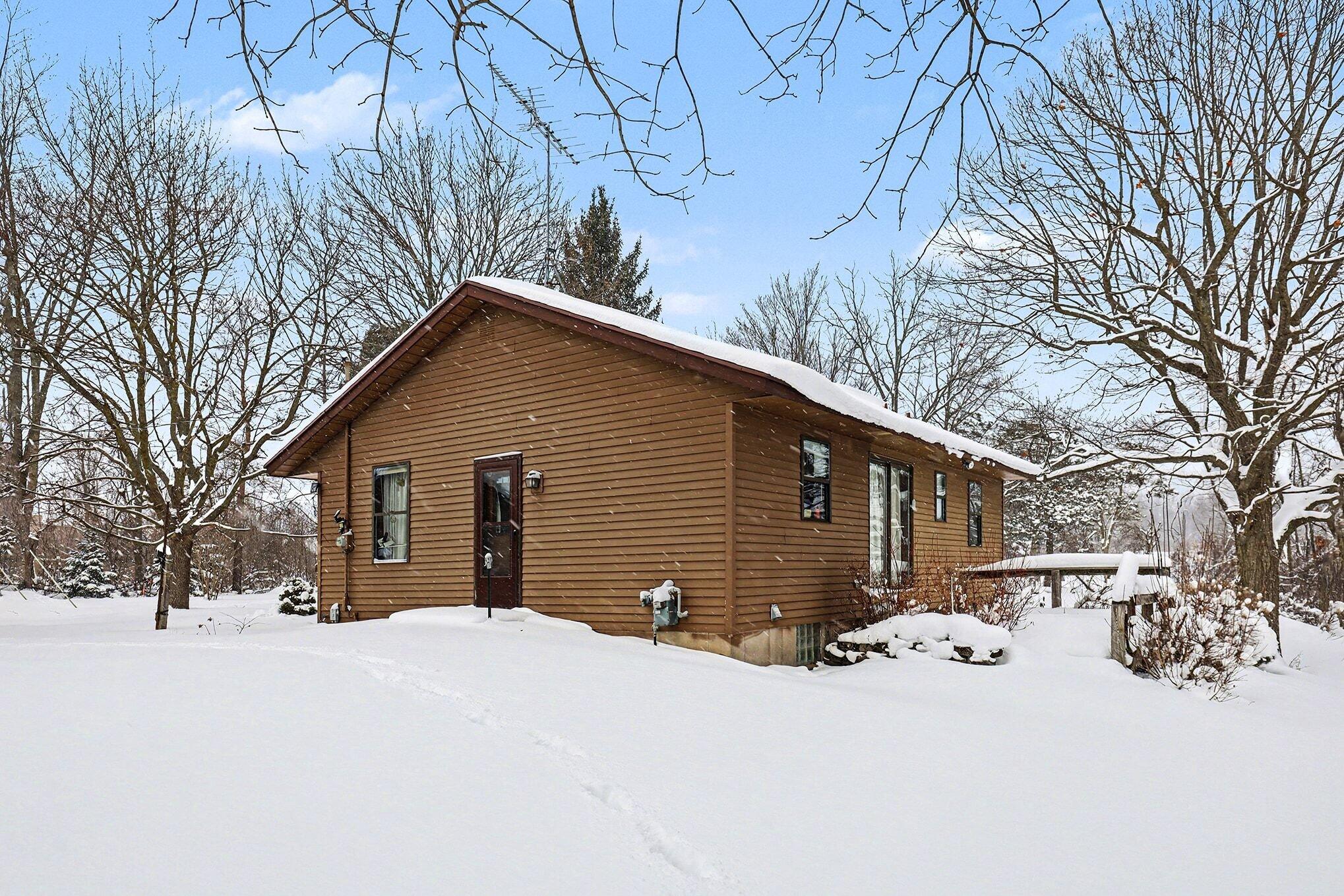2967 Knapp Street NE Grand Rapids MI 49525