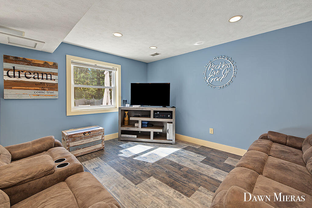 8384 Baldwin Street Zeeland MI 49464