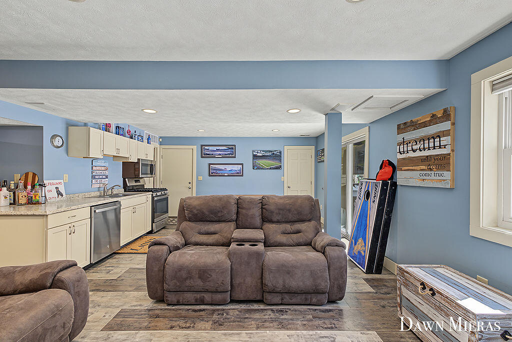 8384 Baldwin Street Zeeland MI 49464