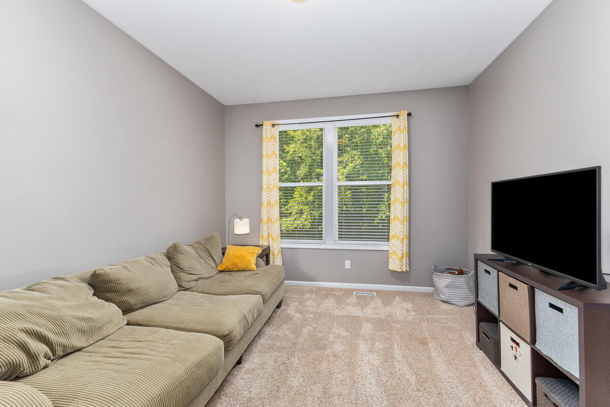 3457 N Meadow Grove Drive SE Grand Rapids MI 49512
