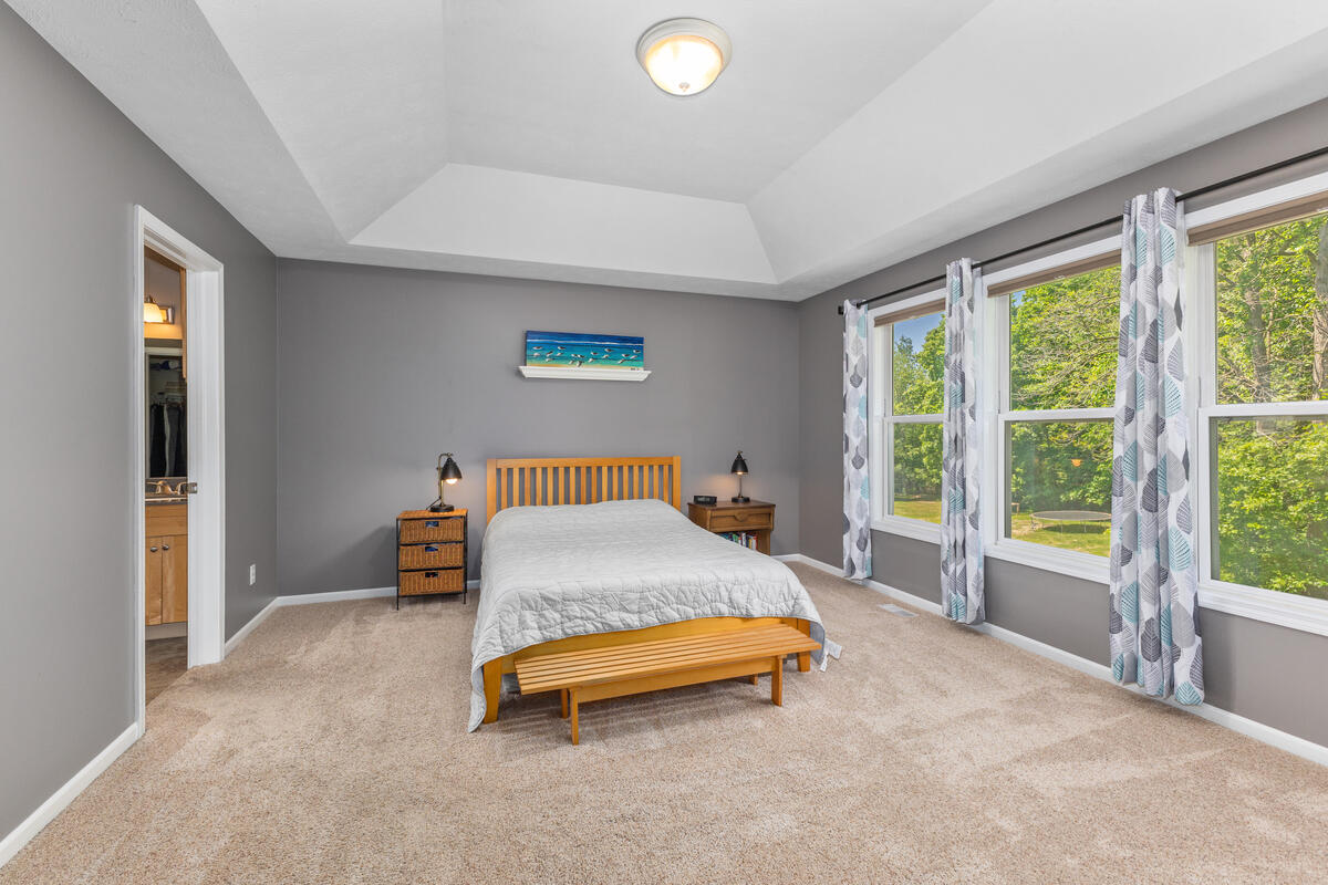 3457 N Meadow Grove Drive SE Grand Rapids MI 49512