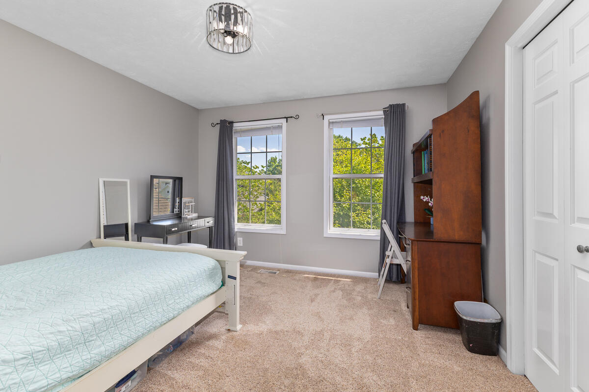 3457 N Meadow Grove Drive SE Grand Rapids MI 49512