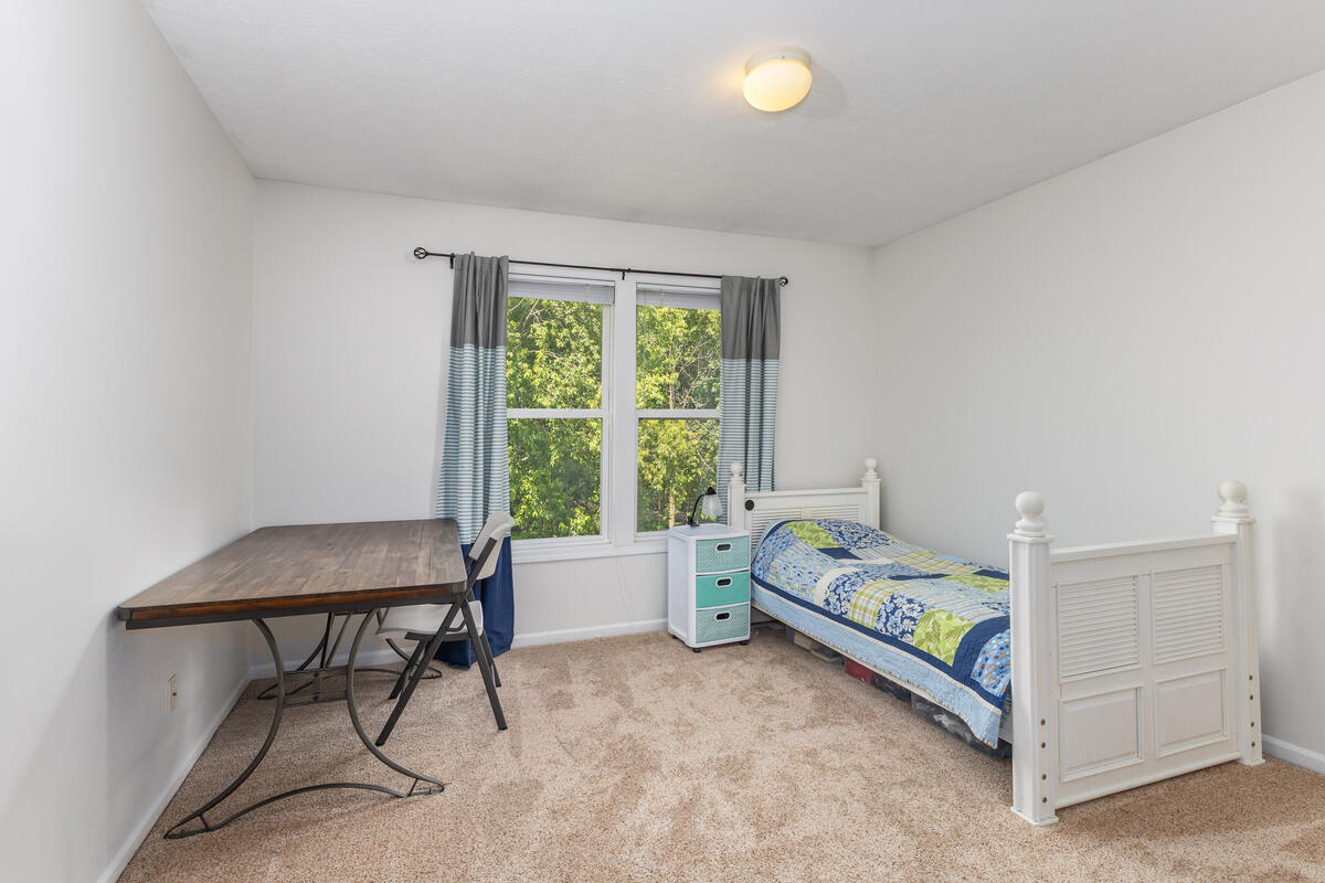 3457 N Meadow Grove Drive SE Grand Rapids MI 49512