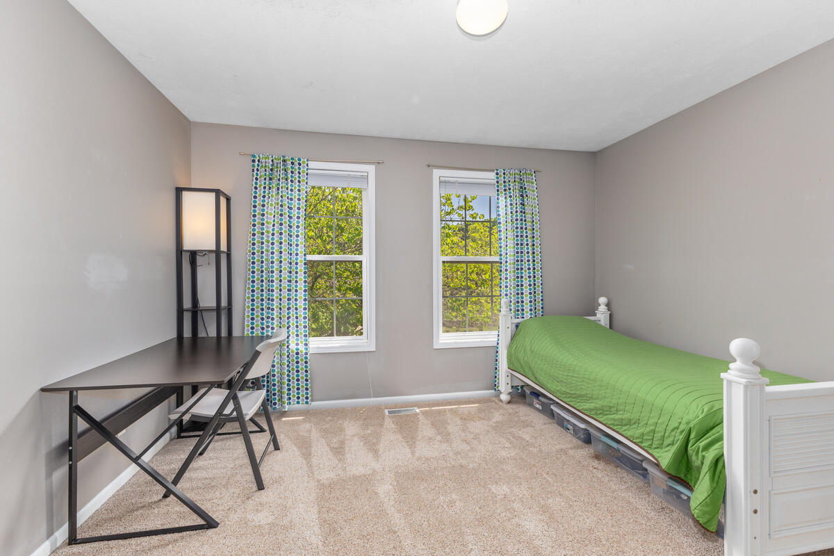 3457 N Meadow Grove Drive SE Grand Rapids MI 49512
