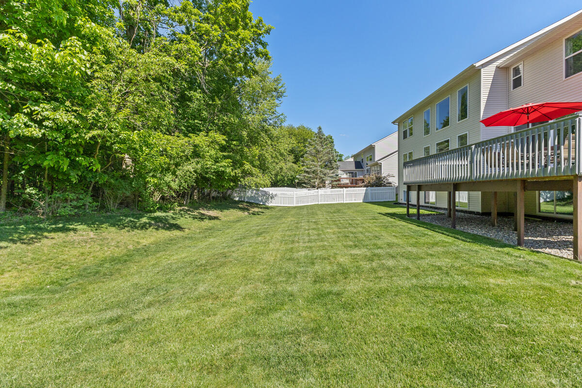 3457 N Meadow Grove Drive SE Grand Rapids MI 49512
