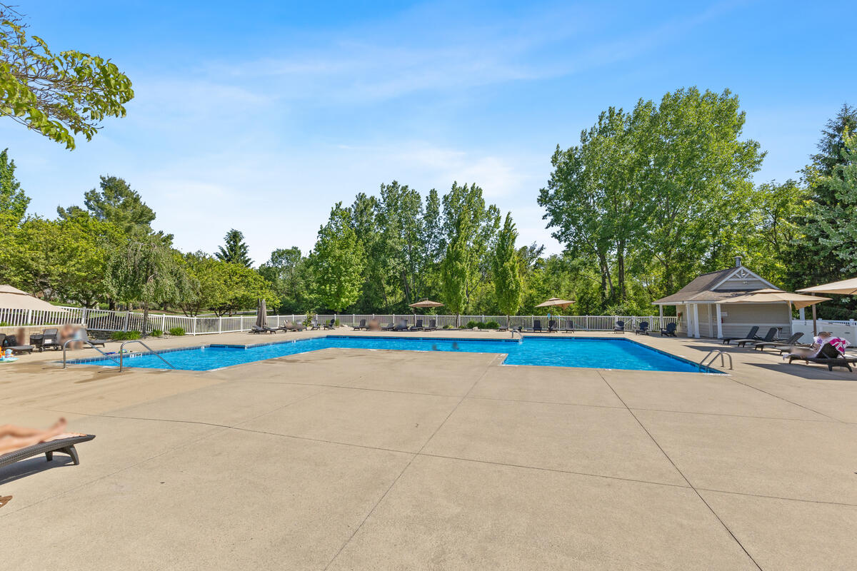 3457 N Meadow Grove Drive SE Grand Rapids MI 49512