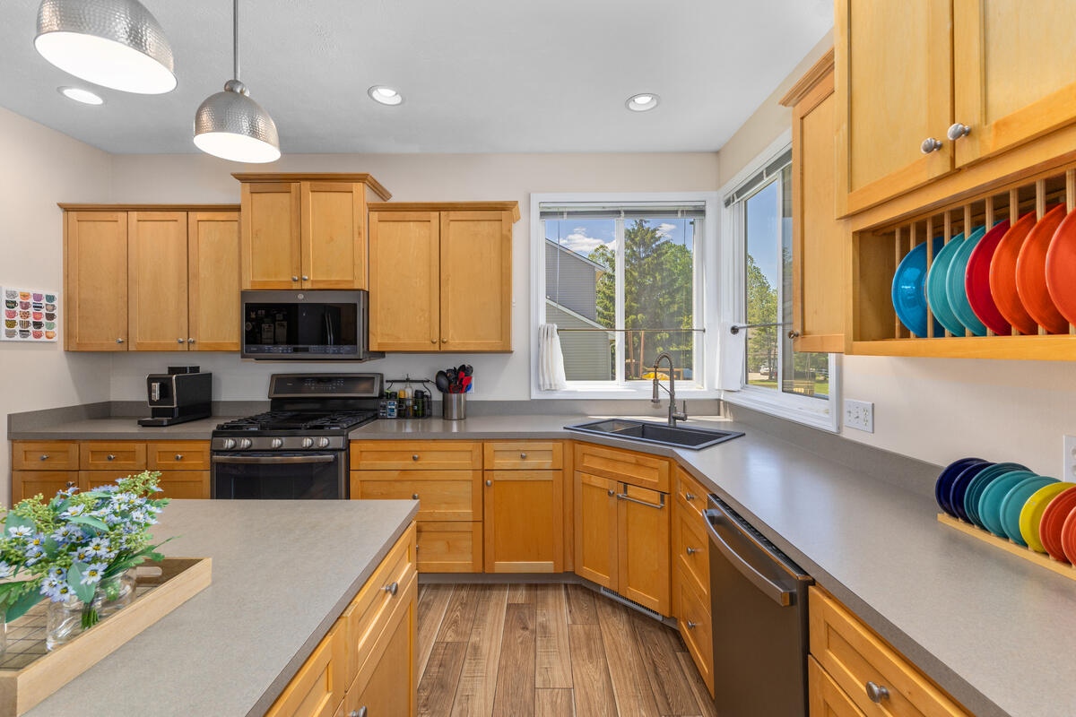 3457 N Meadow Grove Drive SE Grand Rapids MI 49512