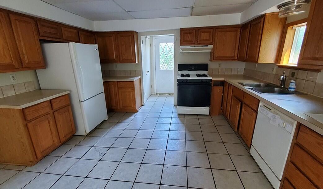 2569 Harding Avenue Muskegon MI 49441