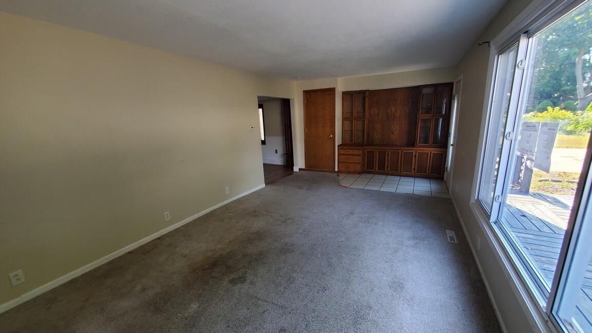2569 Harding Avenue Muskegon MI 49441