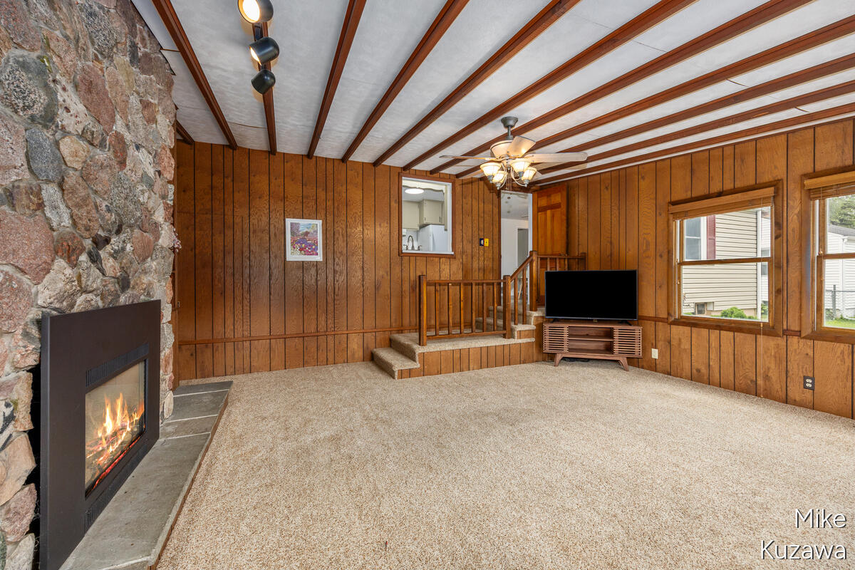 3901 Suburban Shores Drive NE Grand Rapids MI 49525