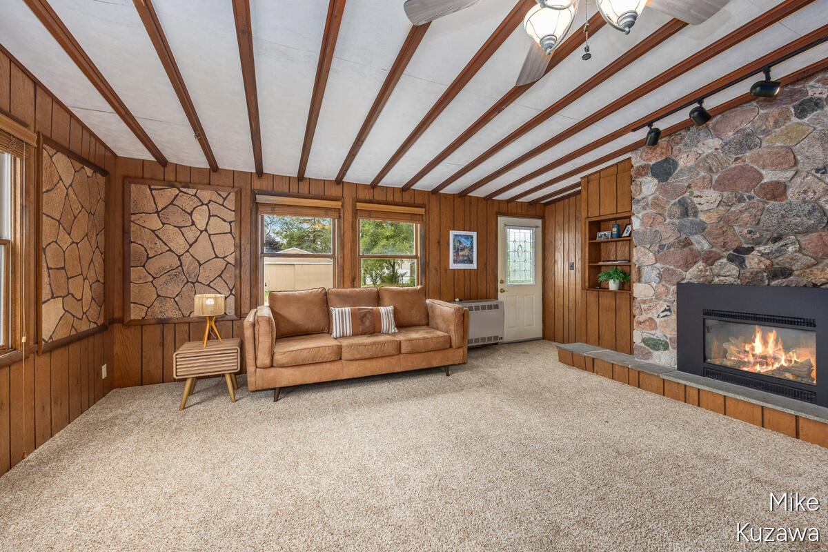 3901 Suburban Shores Drive NE Grand Rapids MI 49525