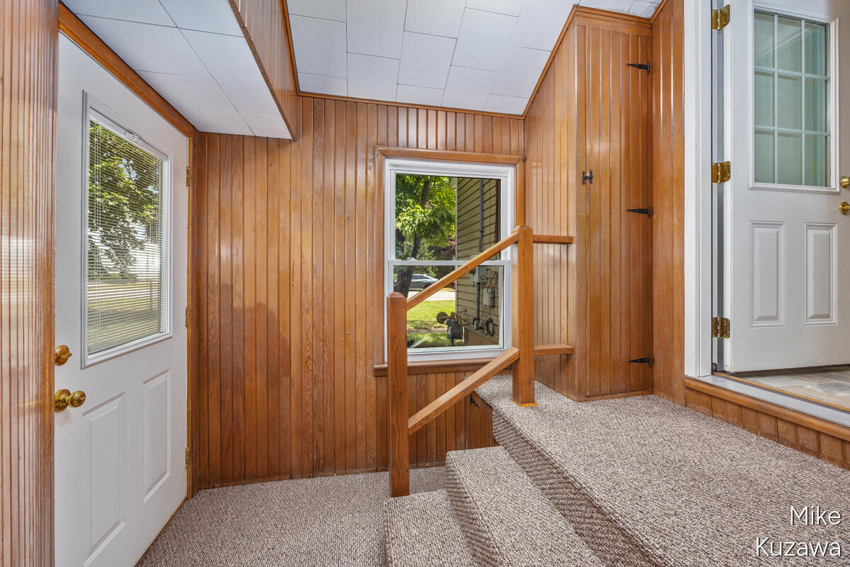 3901 Suburban Shores Drive NE Grand Rapids MI 49525