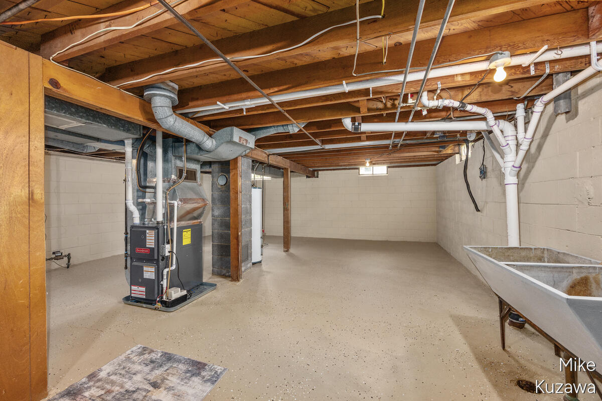 3901 Suburban Shores Drive NE Grand Rapids MI 49525