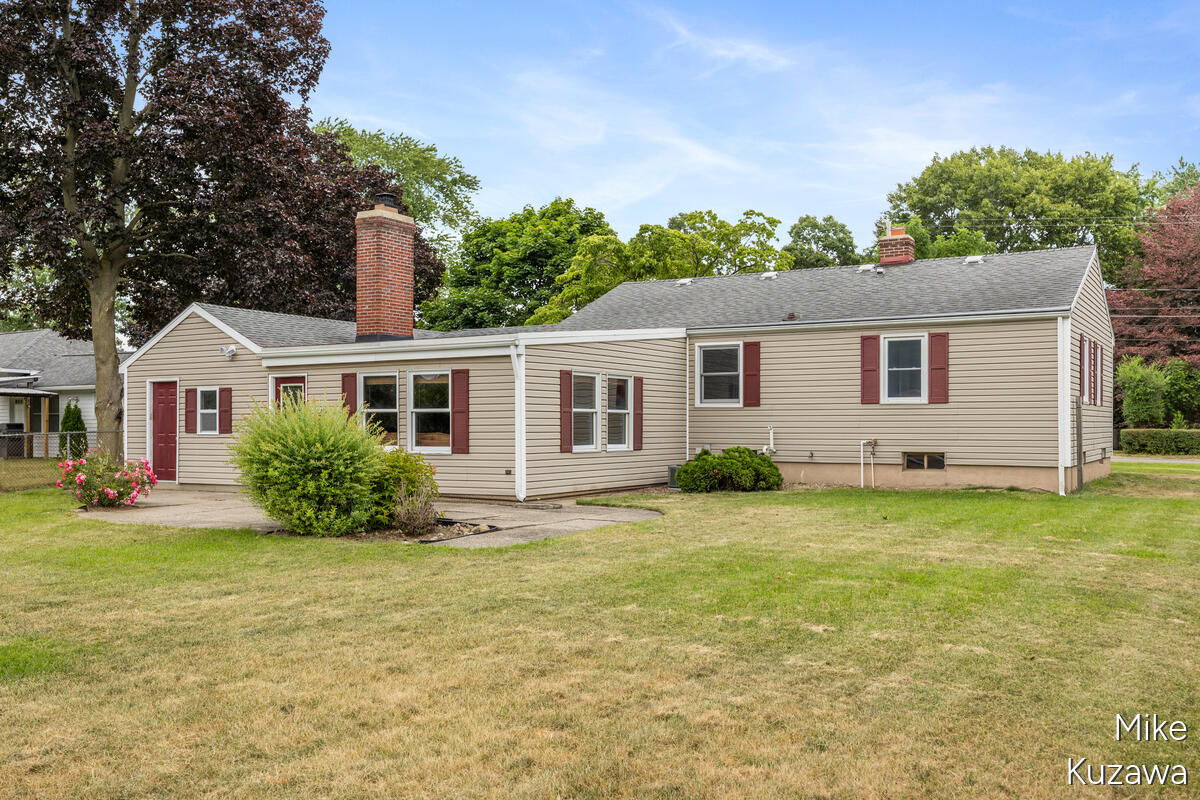 3901 Suburban Shores Drive NE Grand Rapids MI 49525