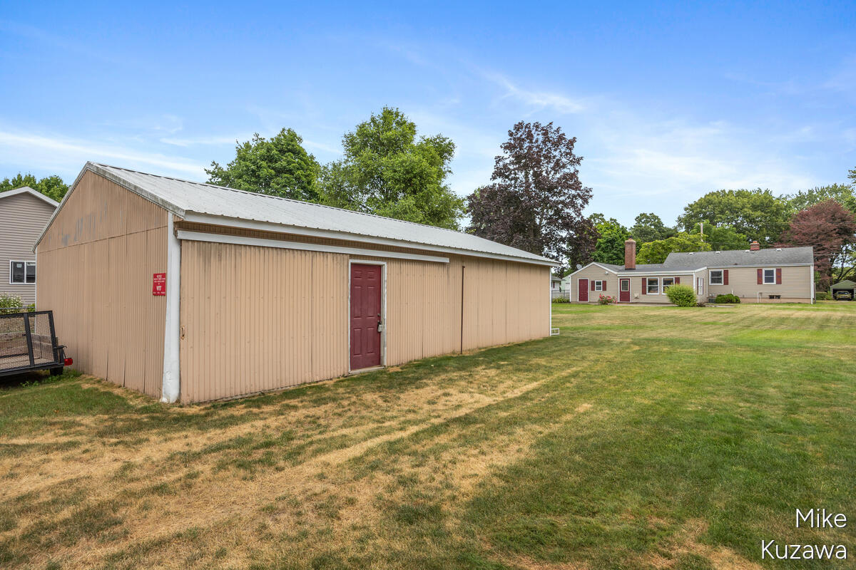 3901 Suburban Shores Drive NE Grand Rapids MI 49525