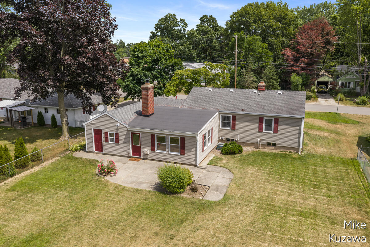 3901 Suburban Shores Drive NE Grand Rapids MI 49525