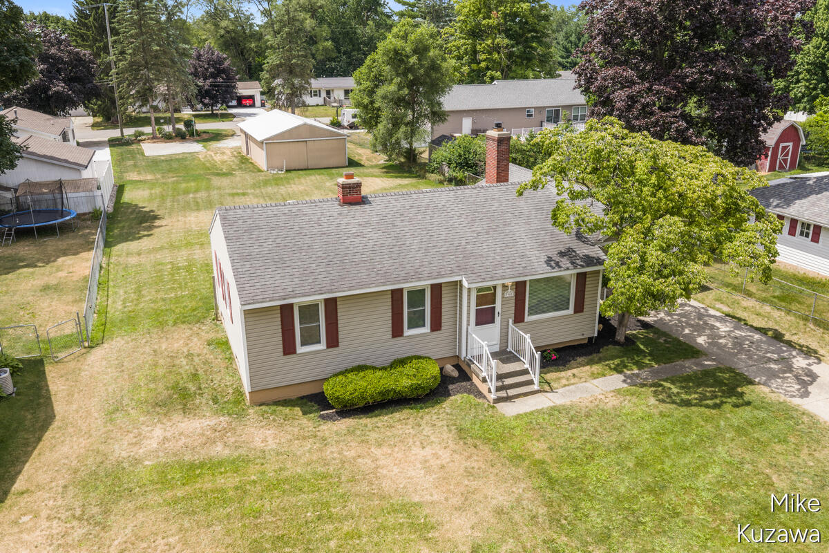 3901 Suburban Shores Drive NE Grand Rapids MI 49525