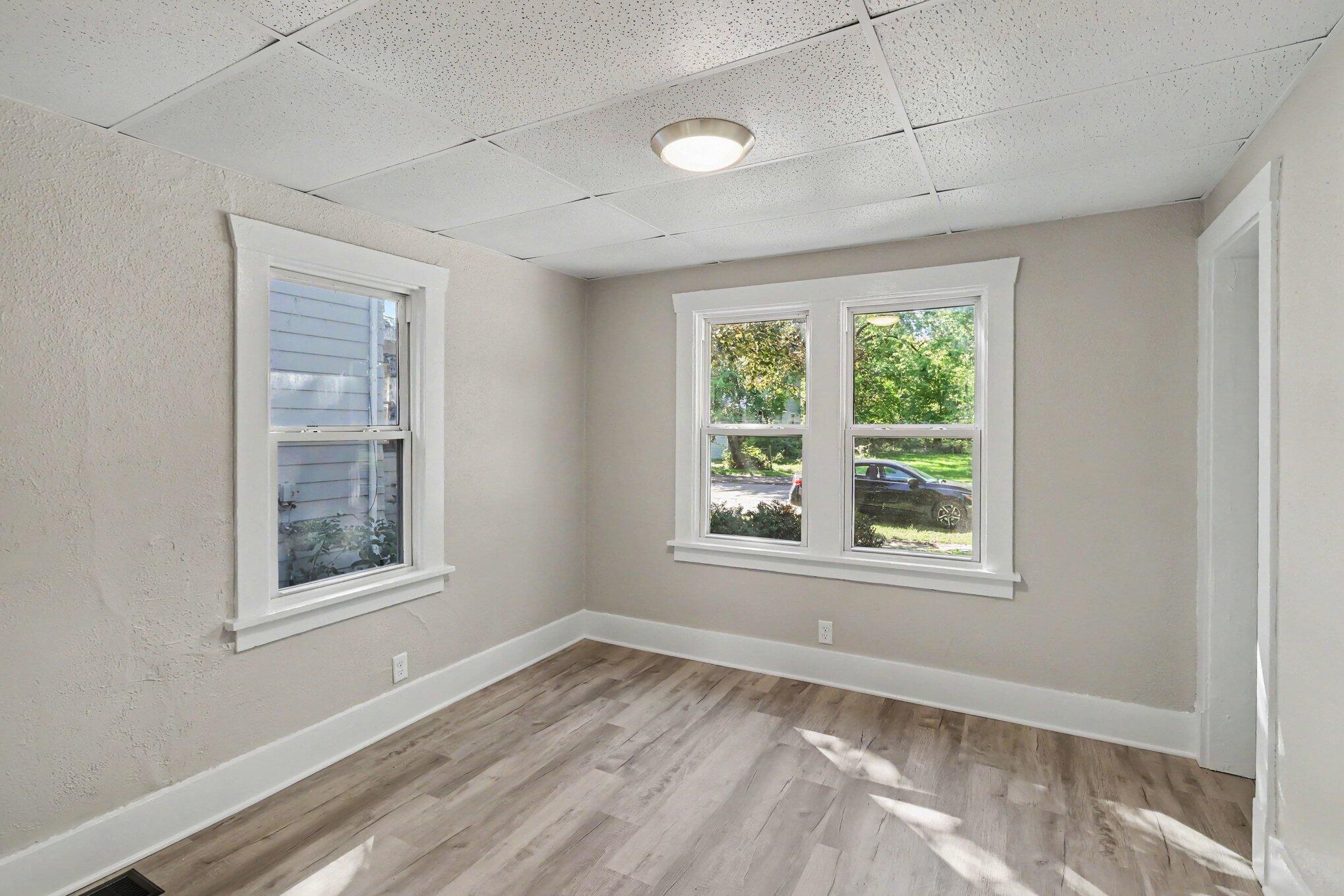 702 Fenimore Avenue Kalamazoo MI 49048