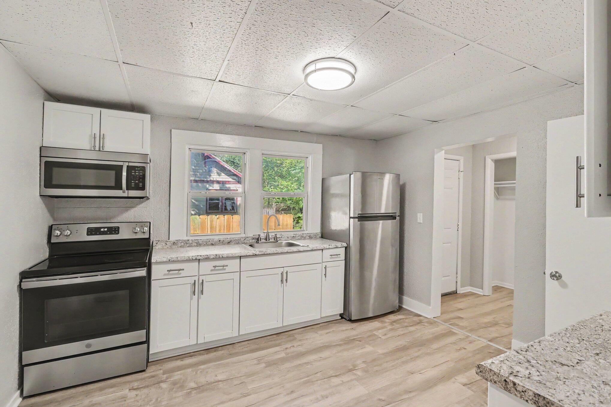 702 Fenimore Avenue Kalamazoo MI 49048