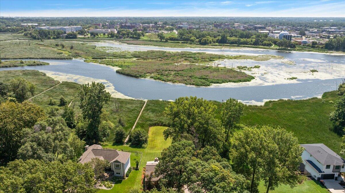 114 River Hills Drive Holland MI 49424