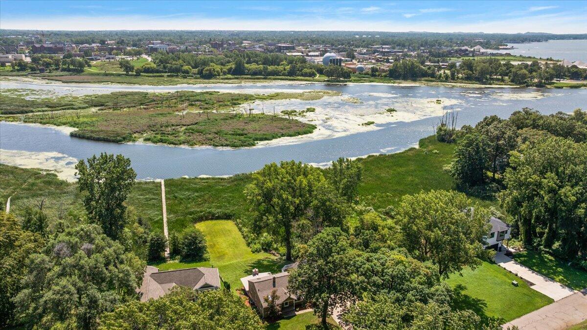 114 River Hills Drive Holland MI 49424