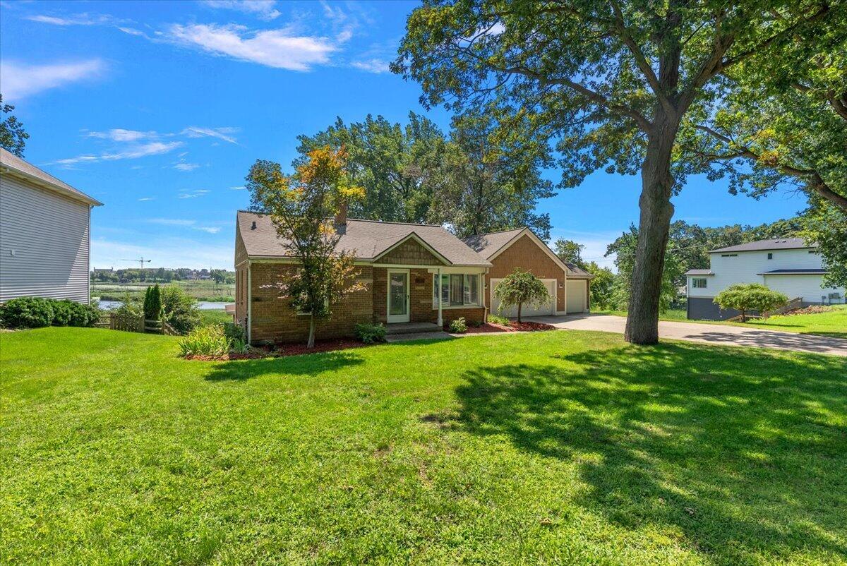 114 River Hills Drive Holland MI 49424