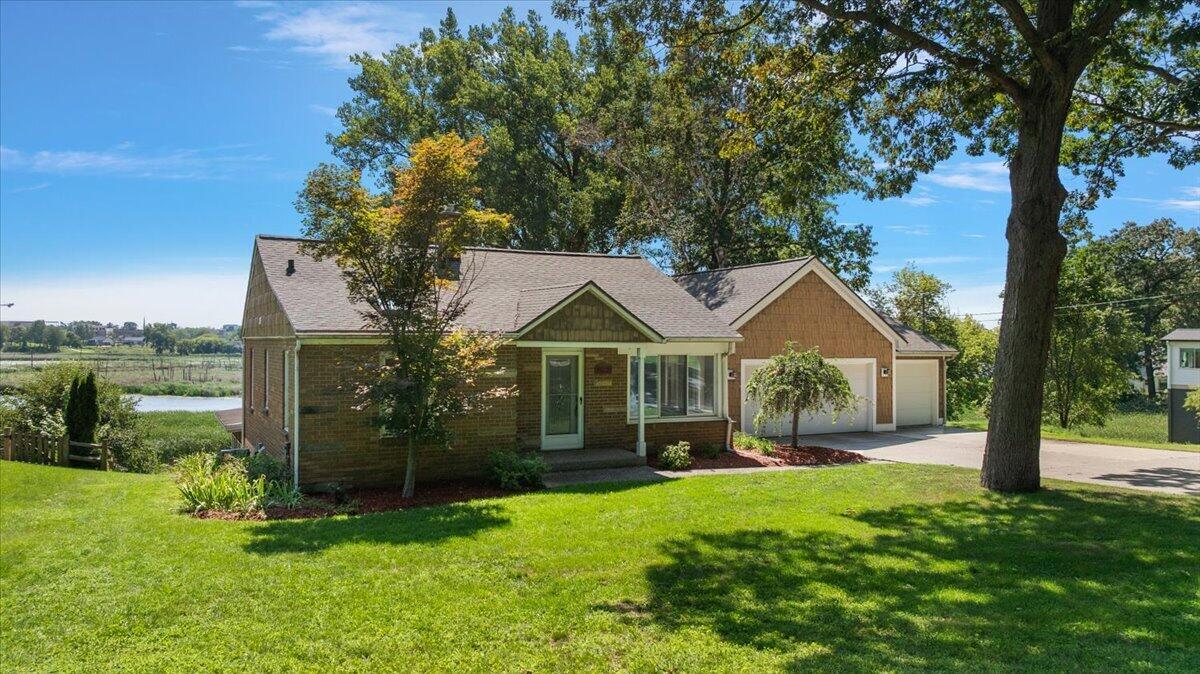 114 River Hills Drive Holland MI 49424