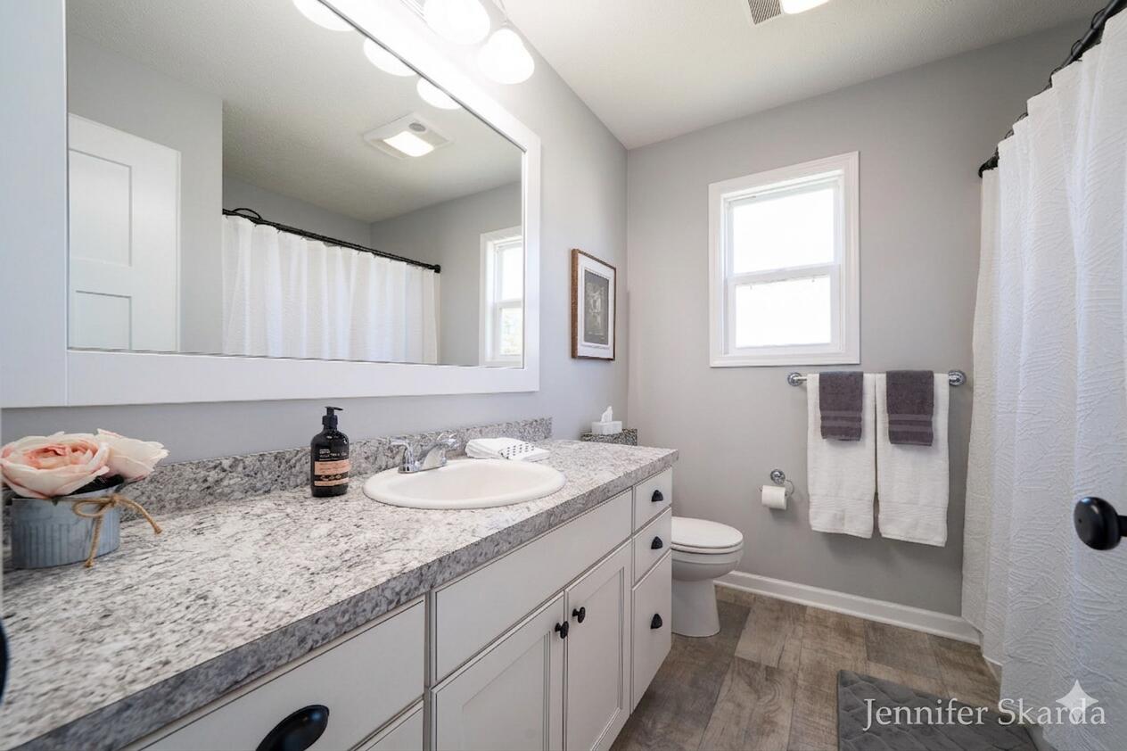 2930 E Morgan Trail NE Rockford MI 49341