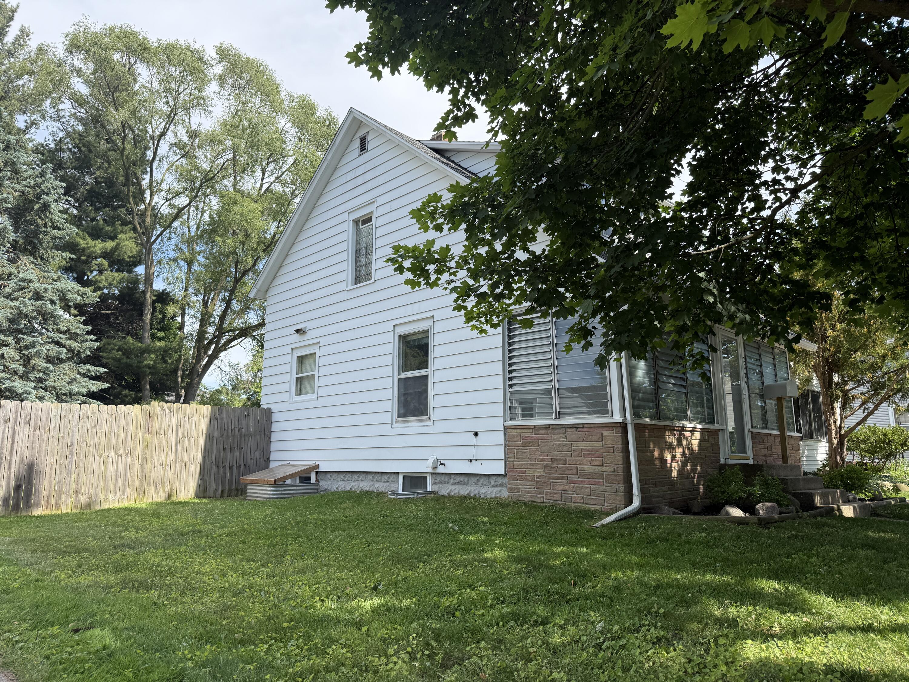 2074 Prospect Avenue NE Grand Rapids MI 49505