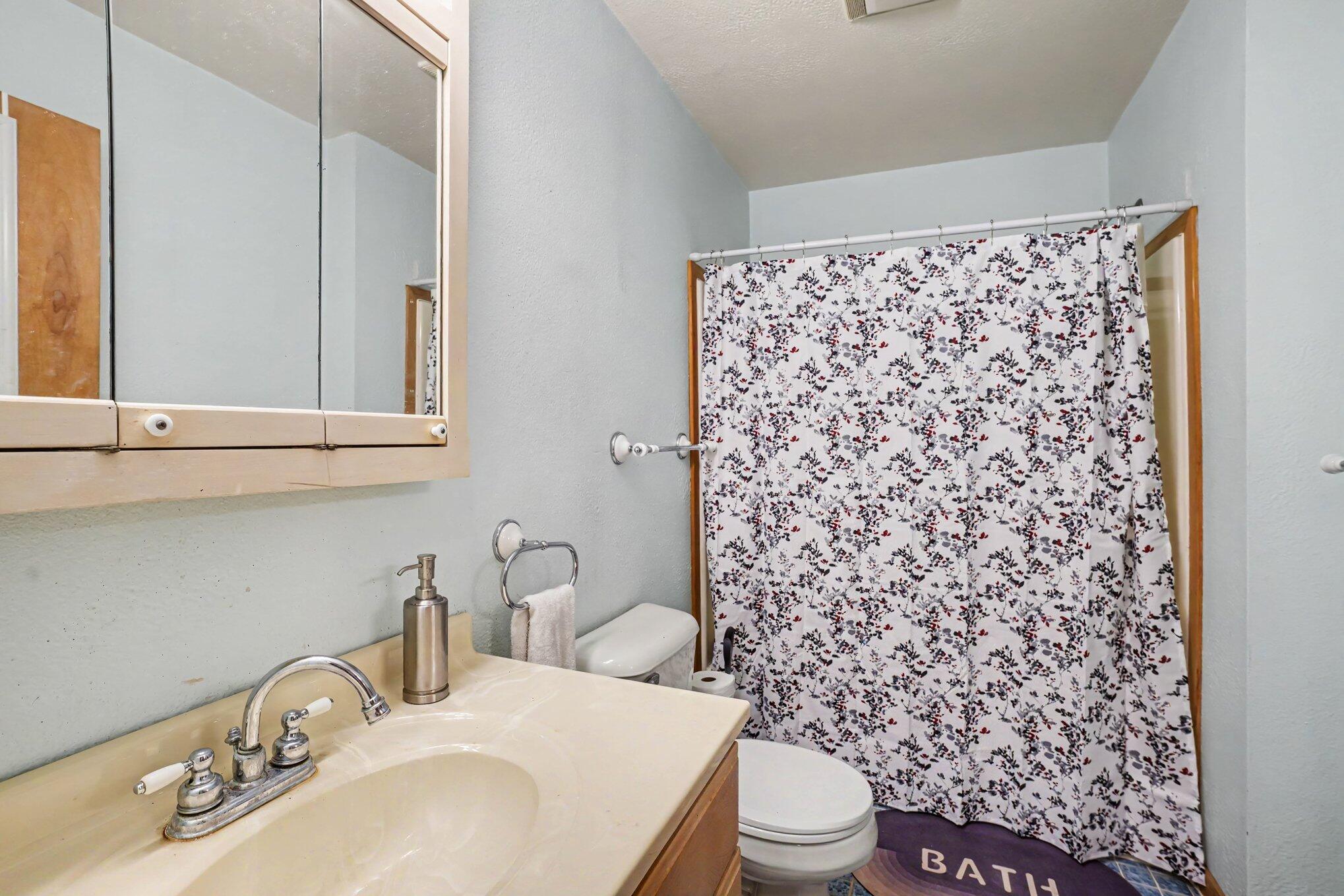 1946 Nazareth Road Kalamazoo MI 49048