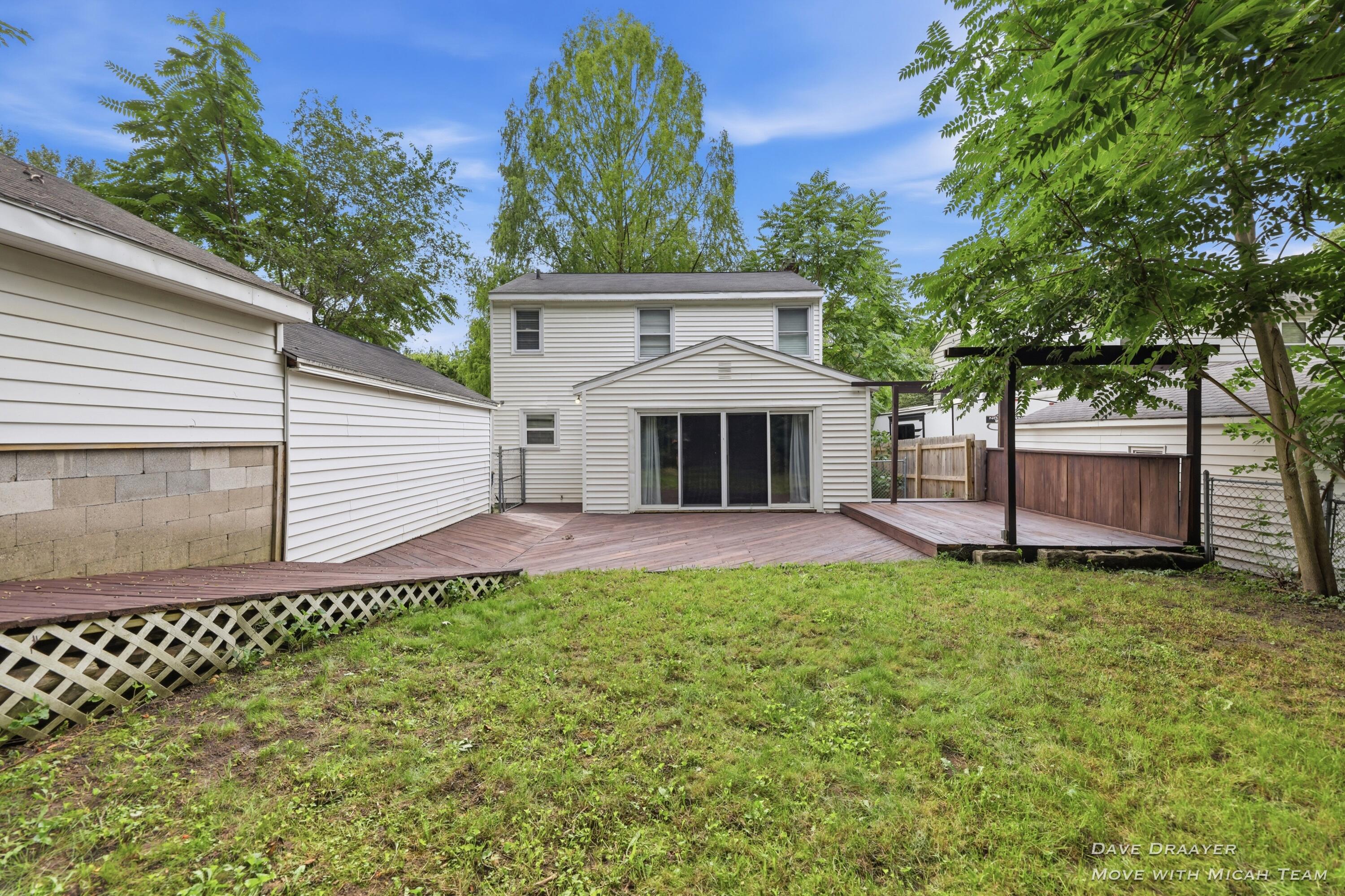 1512 Sylvan Avenue SE Grand Rapids MI 49506