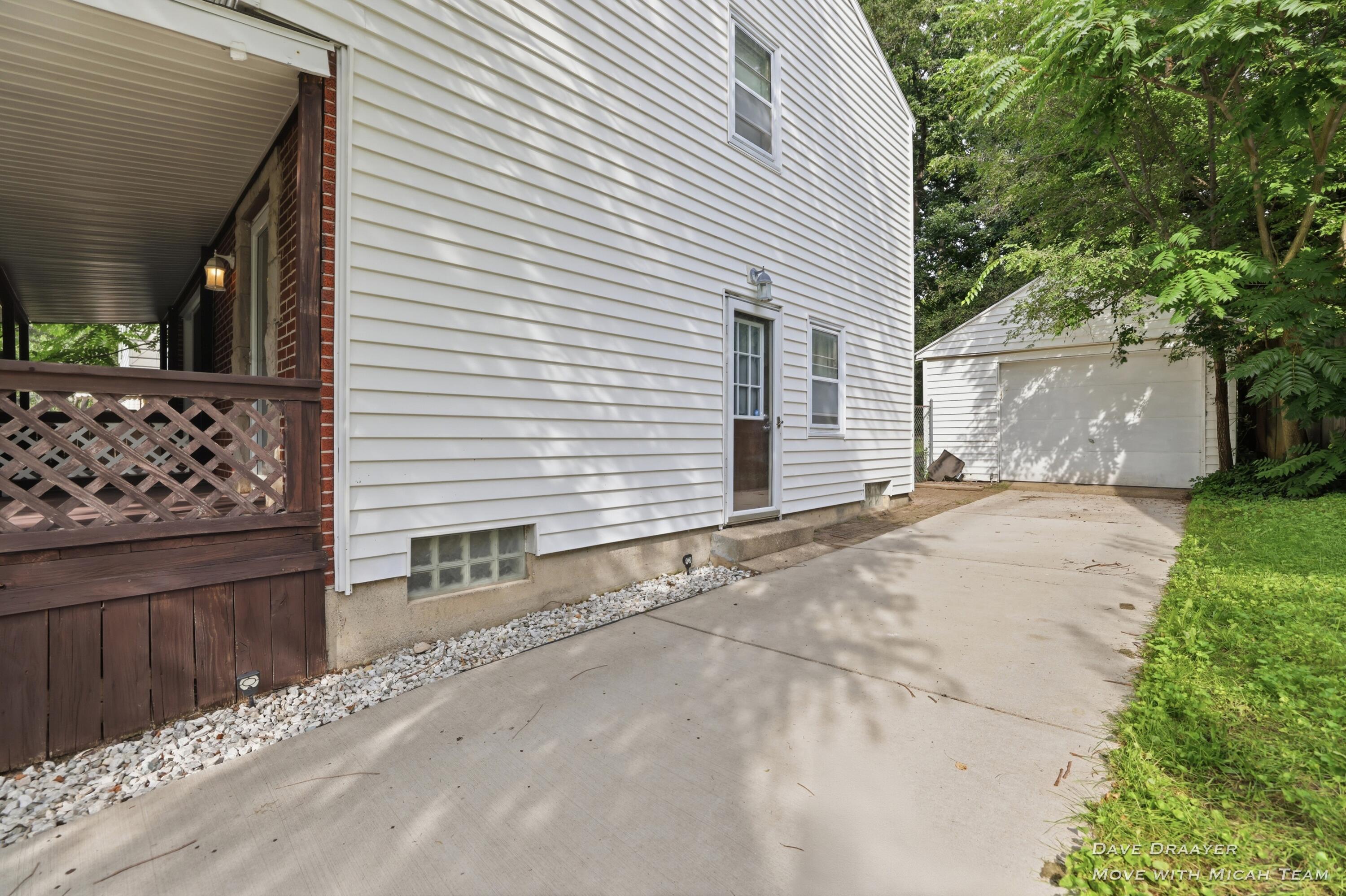 1512 Sylvan Avenue SE Grand Rapids MI 49506