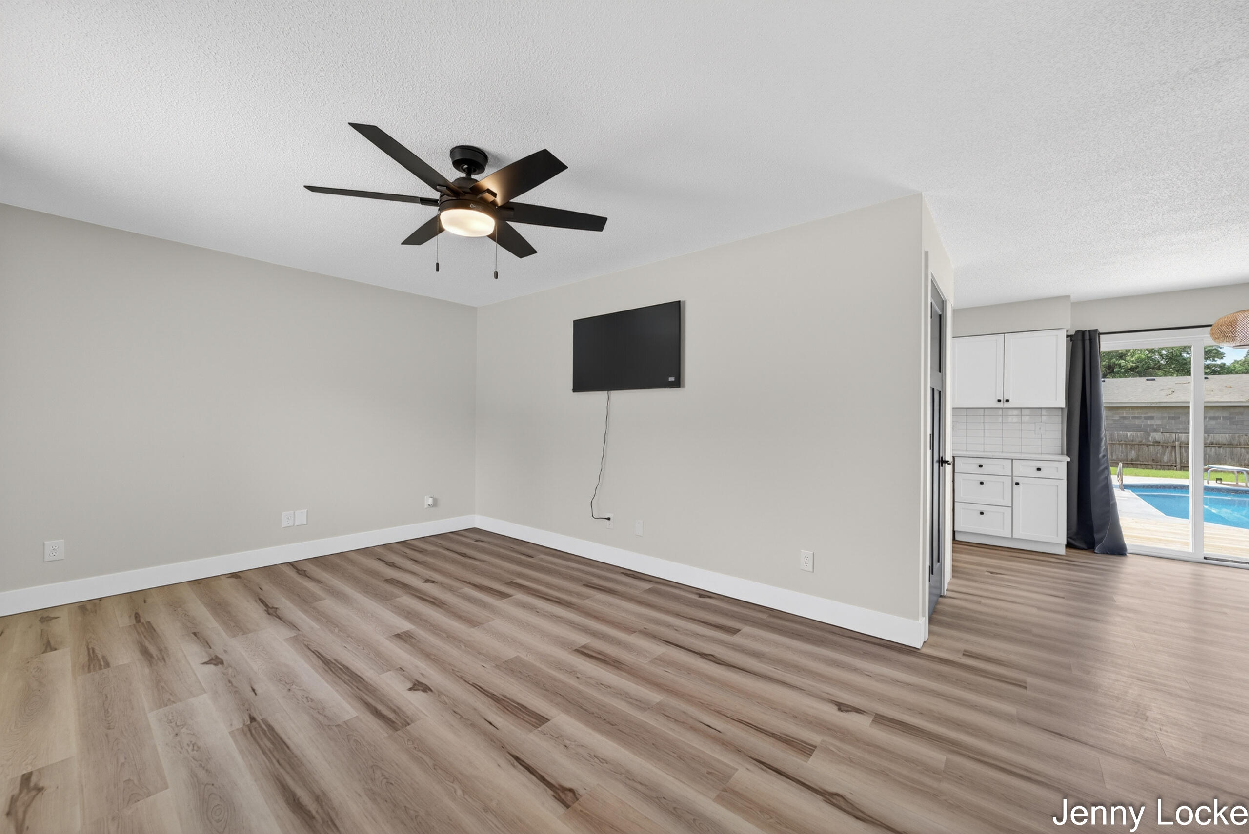 2391 Macarthur Road Muskegon MI 49442