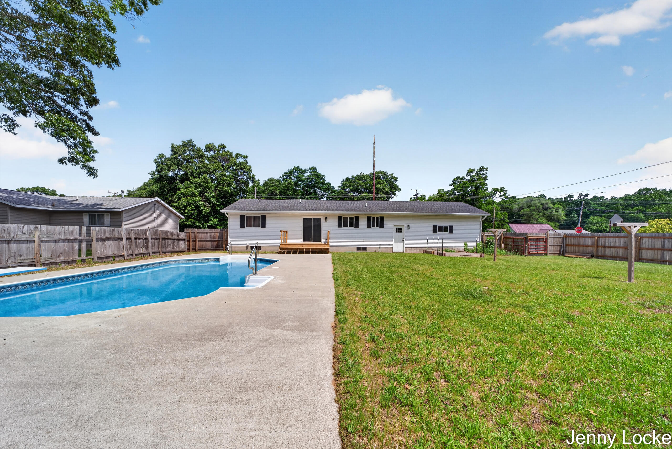 2391 Macarthur Road Muskegon MI 49442