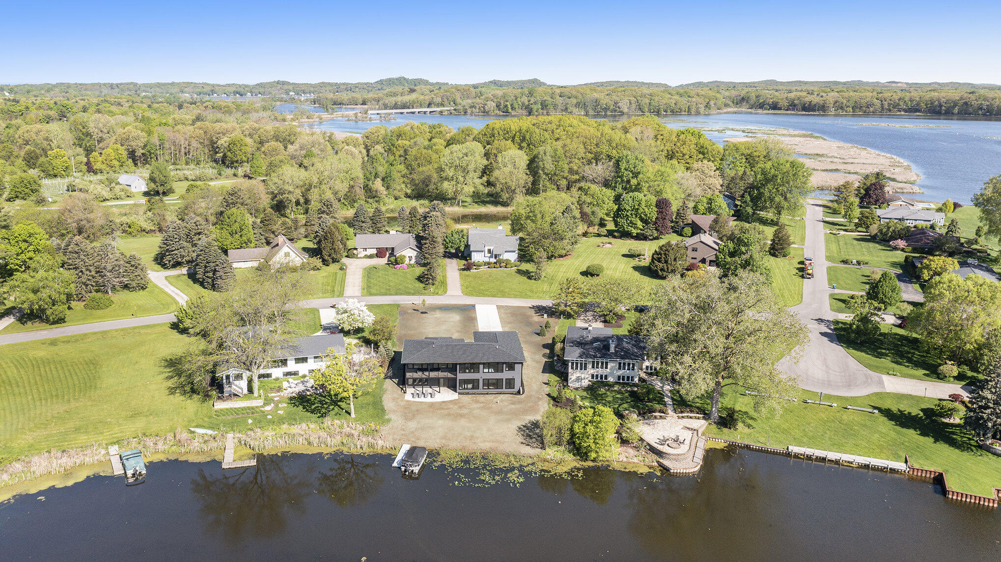 3017 Newport Drive Fennville MI 49408
