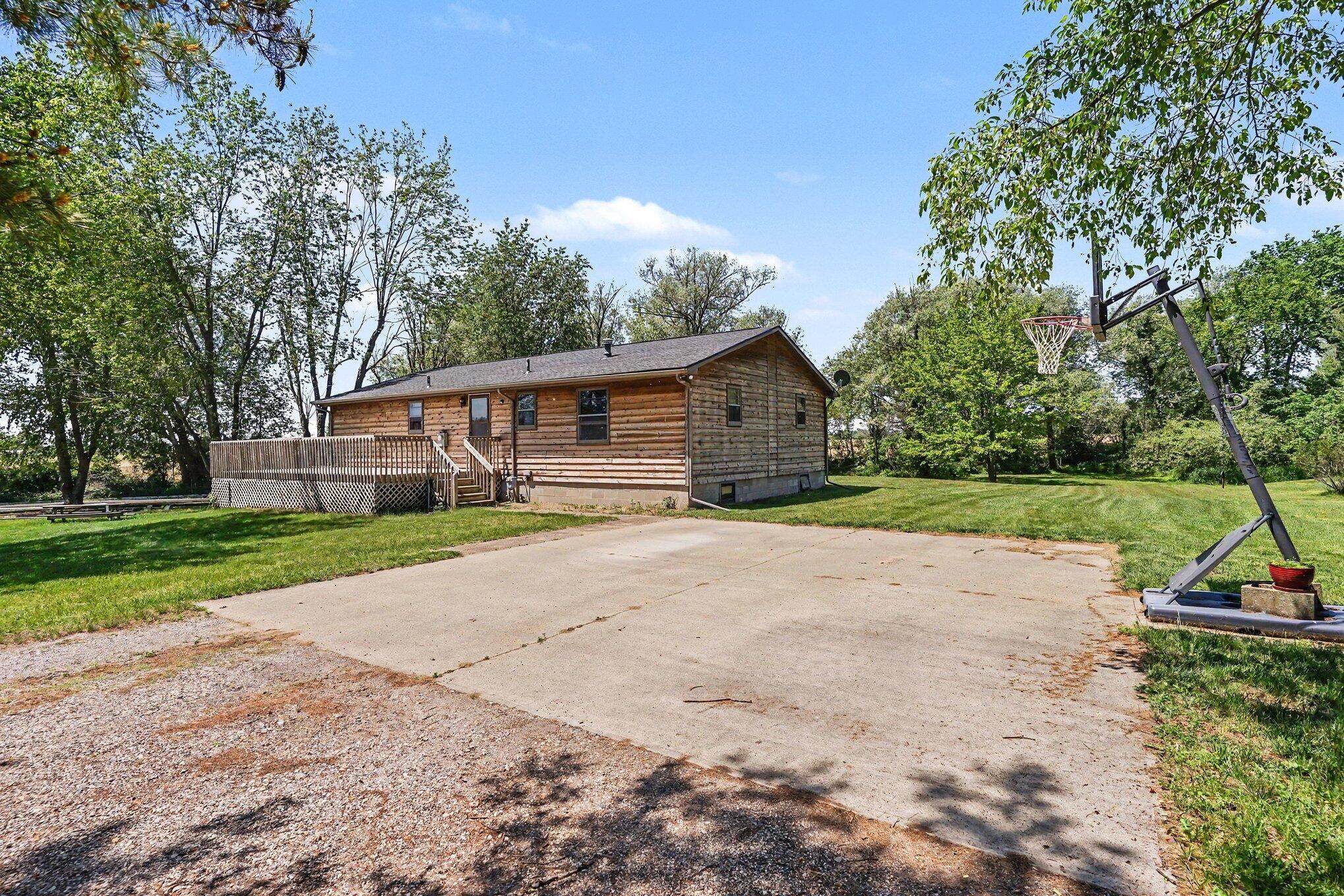 1226 66th Street Fennville MI 49408