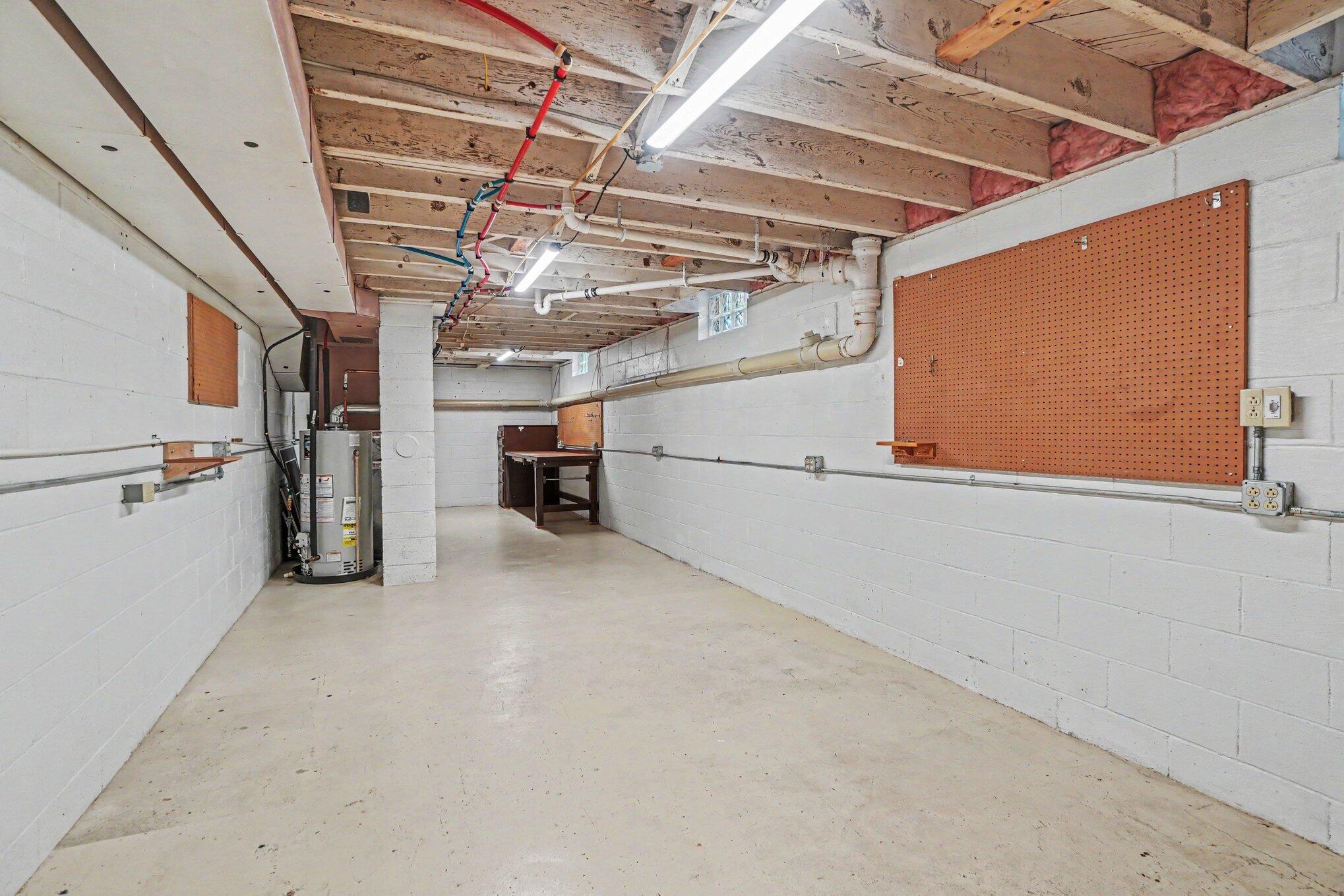 24 E 32nd Street Holland MI 49423