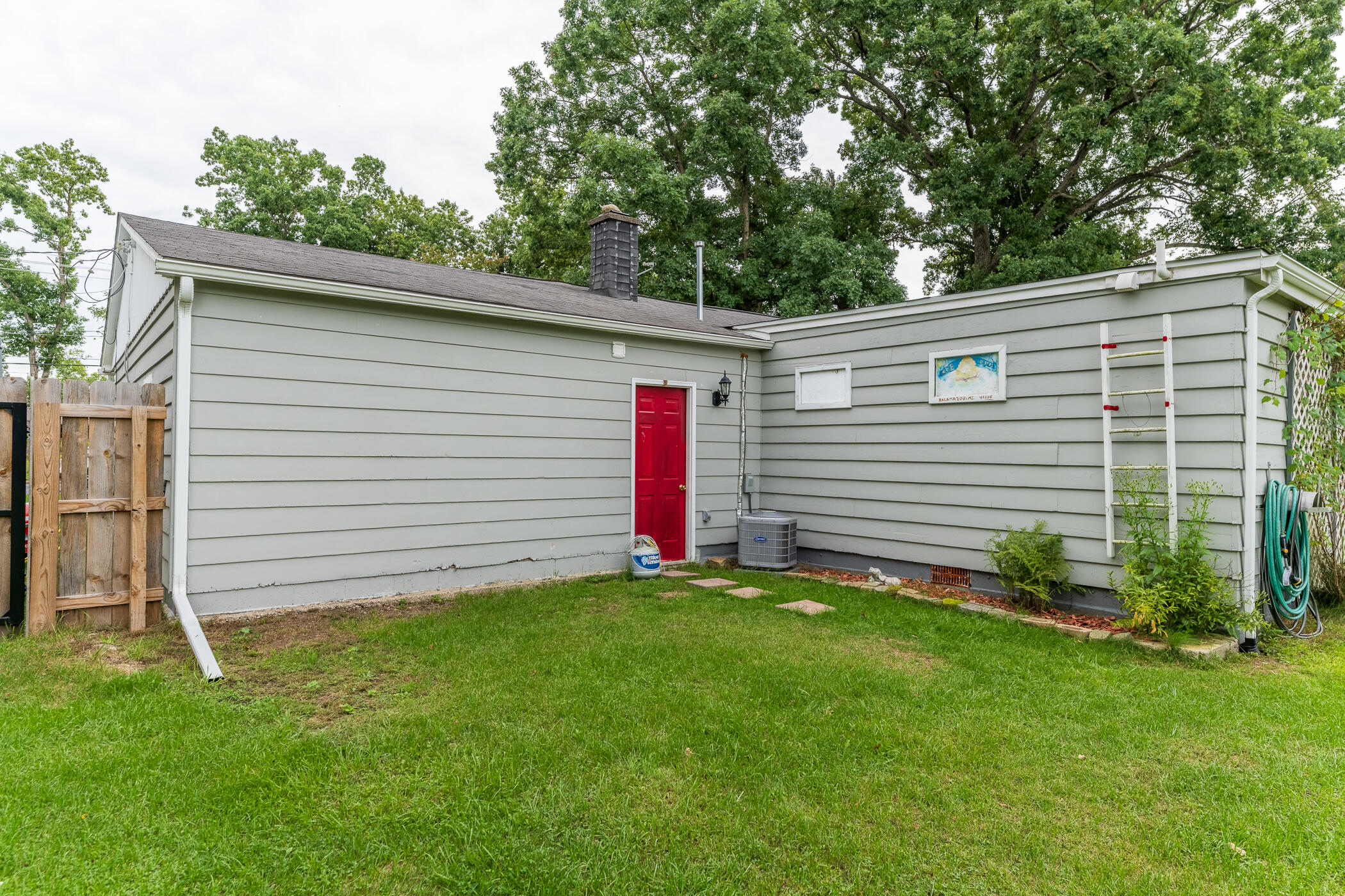 6922 Lovers Lane Portage MI 49002