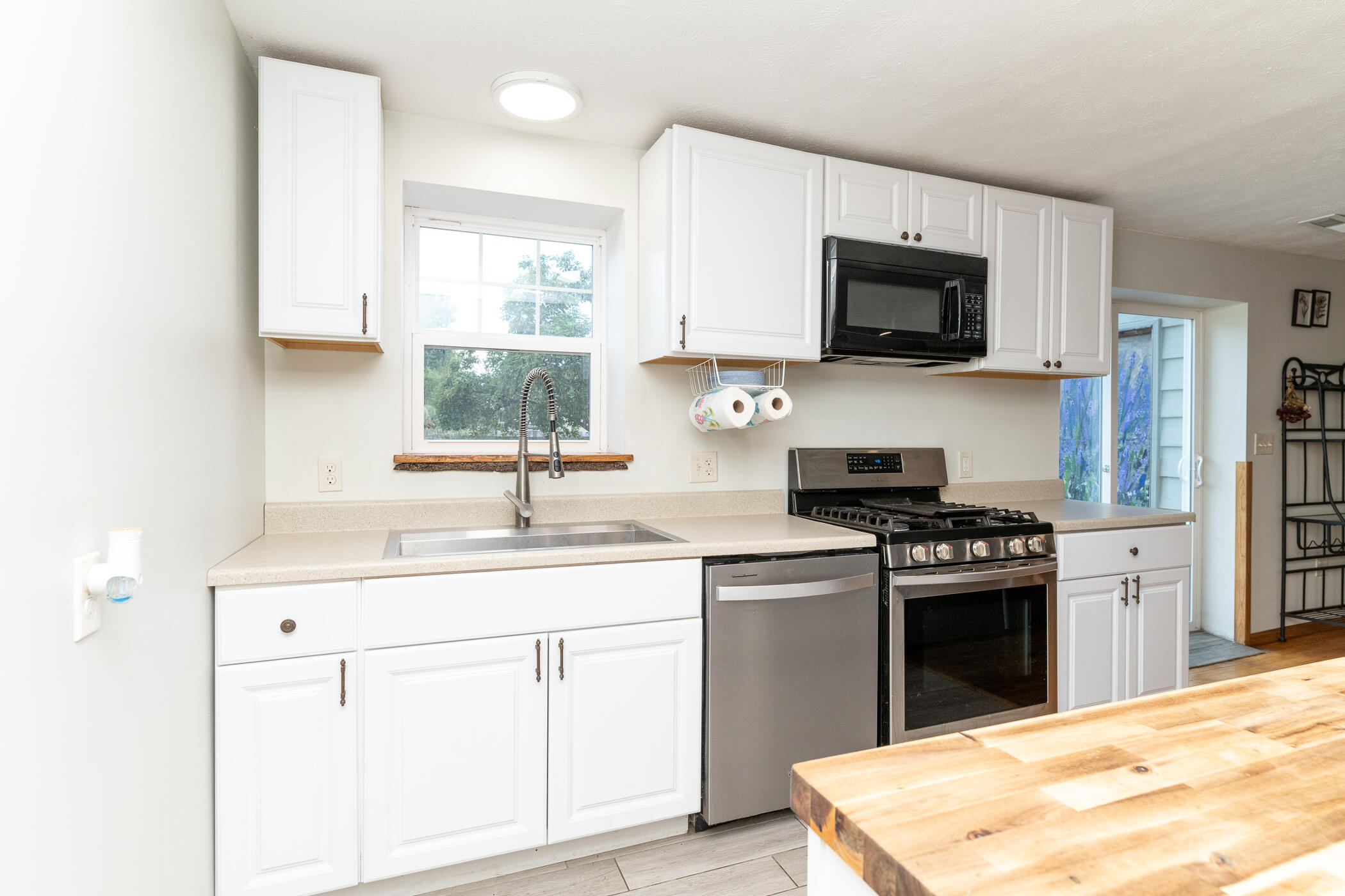 6922 Lovers Lane Portage MI 49002