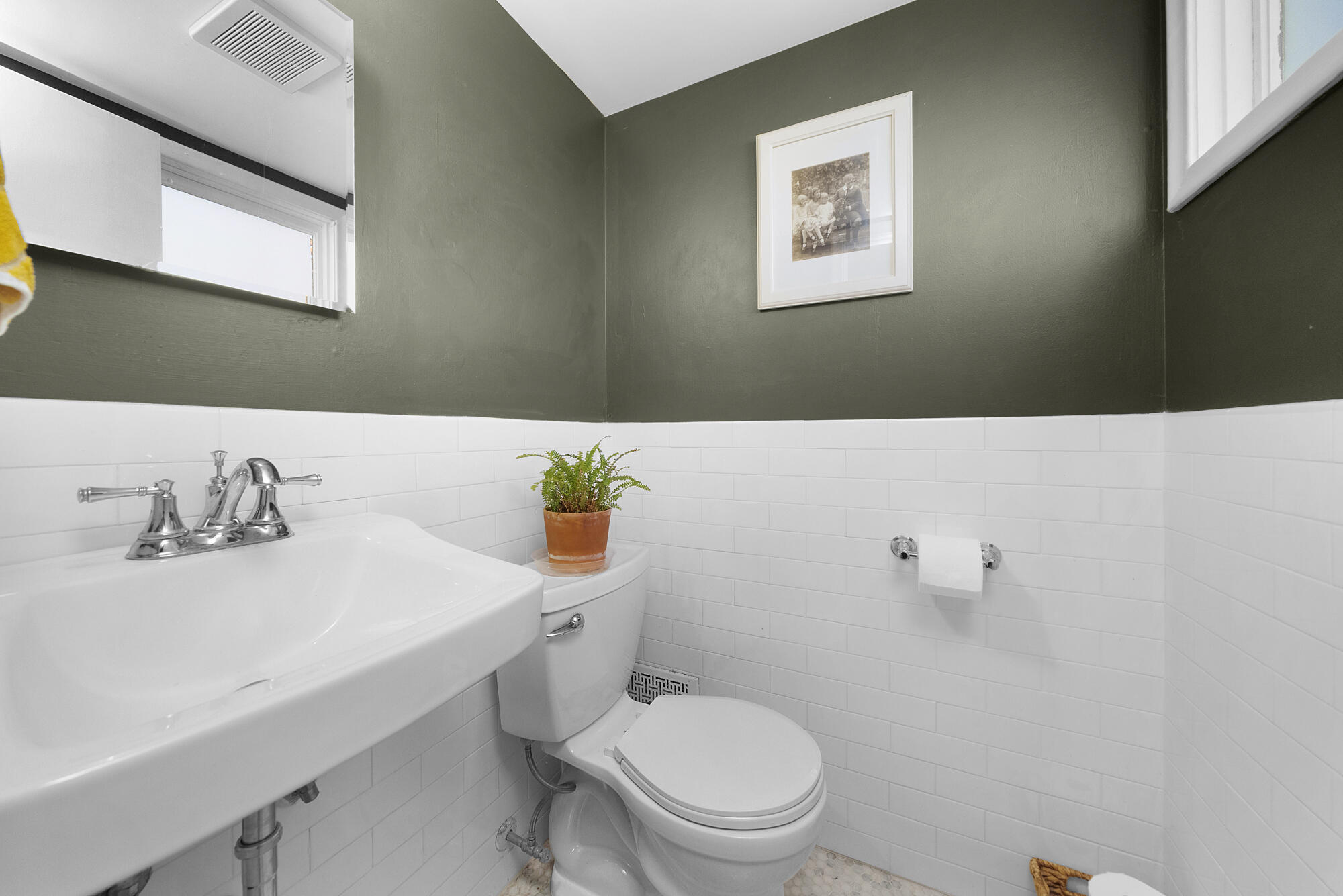 1353 Pinecrest Avenue SE East Grand Rapids MI 49506