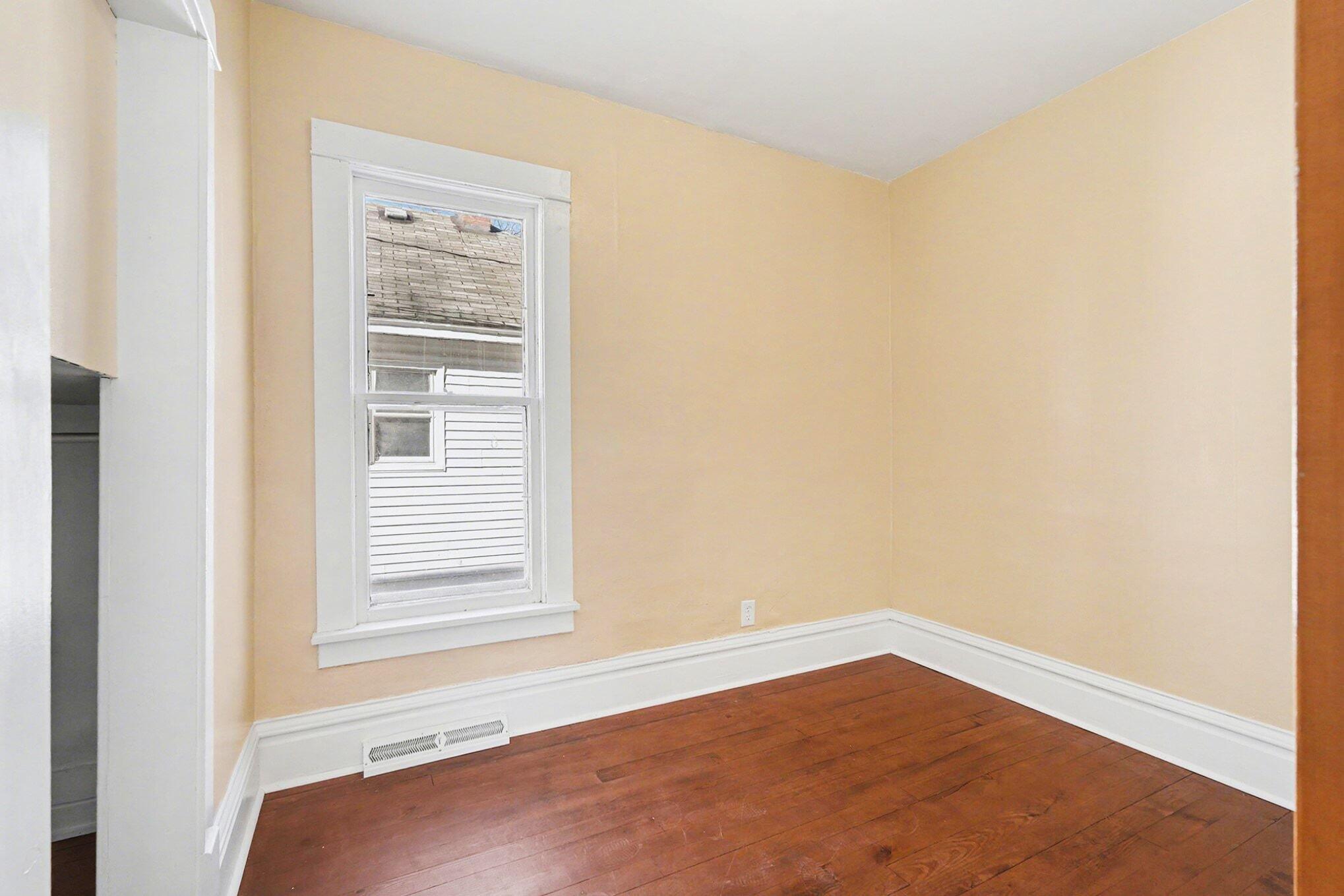 892 W Forest Avenue Muskegon MI 49441