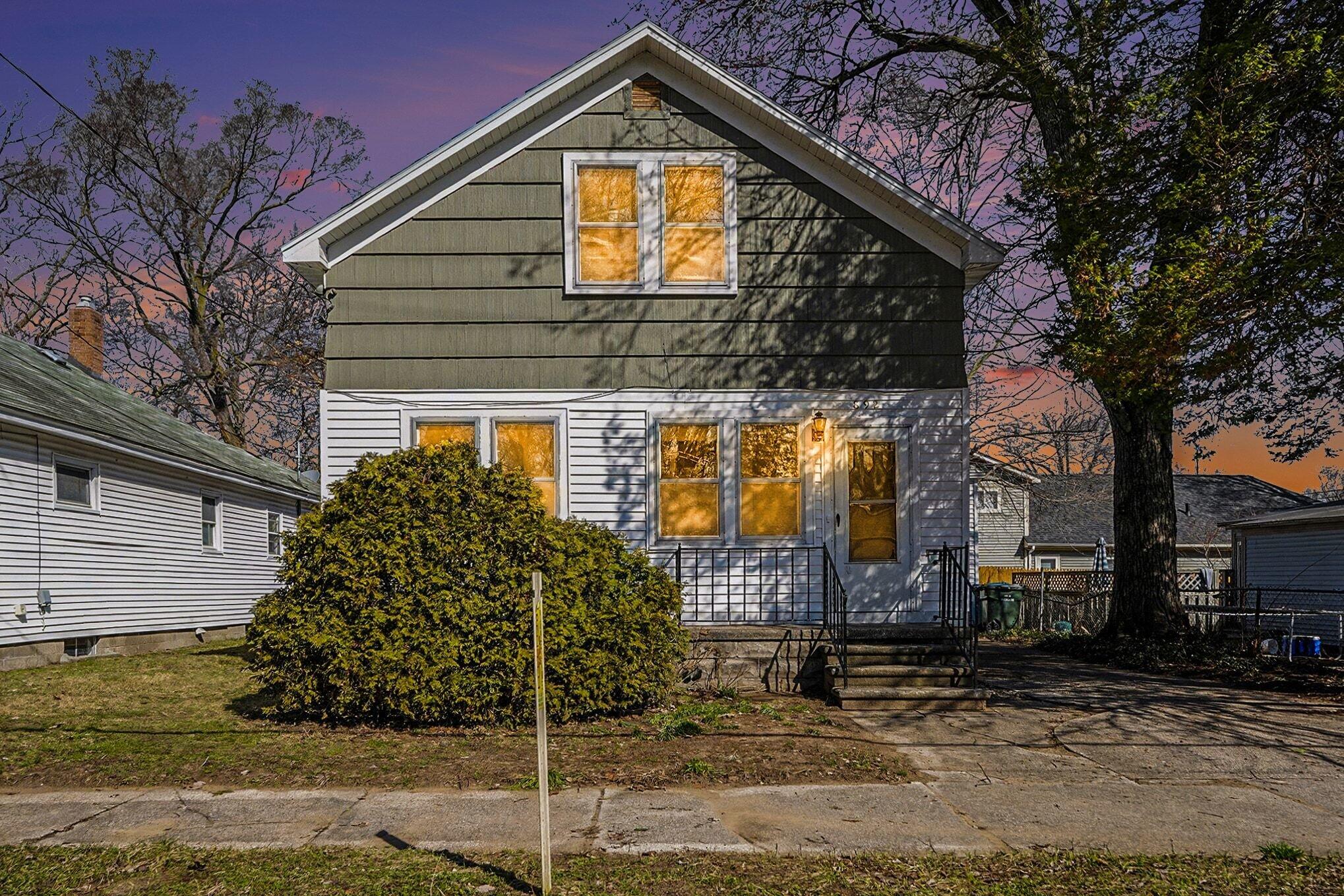 892 W Forest Avenue Muskegon MI 49441