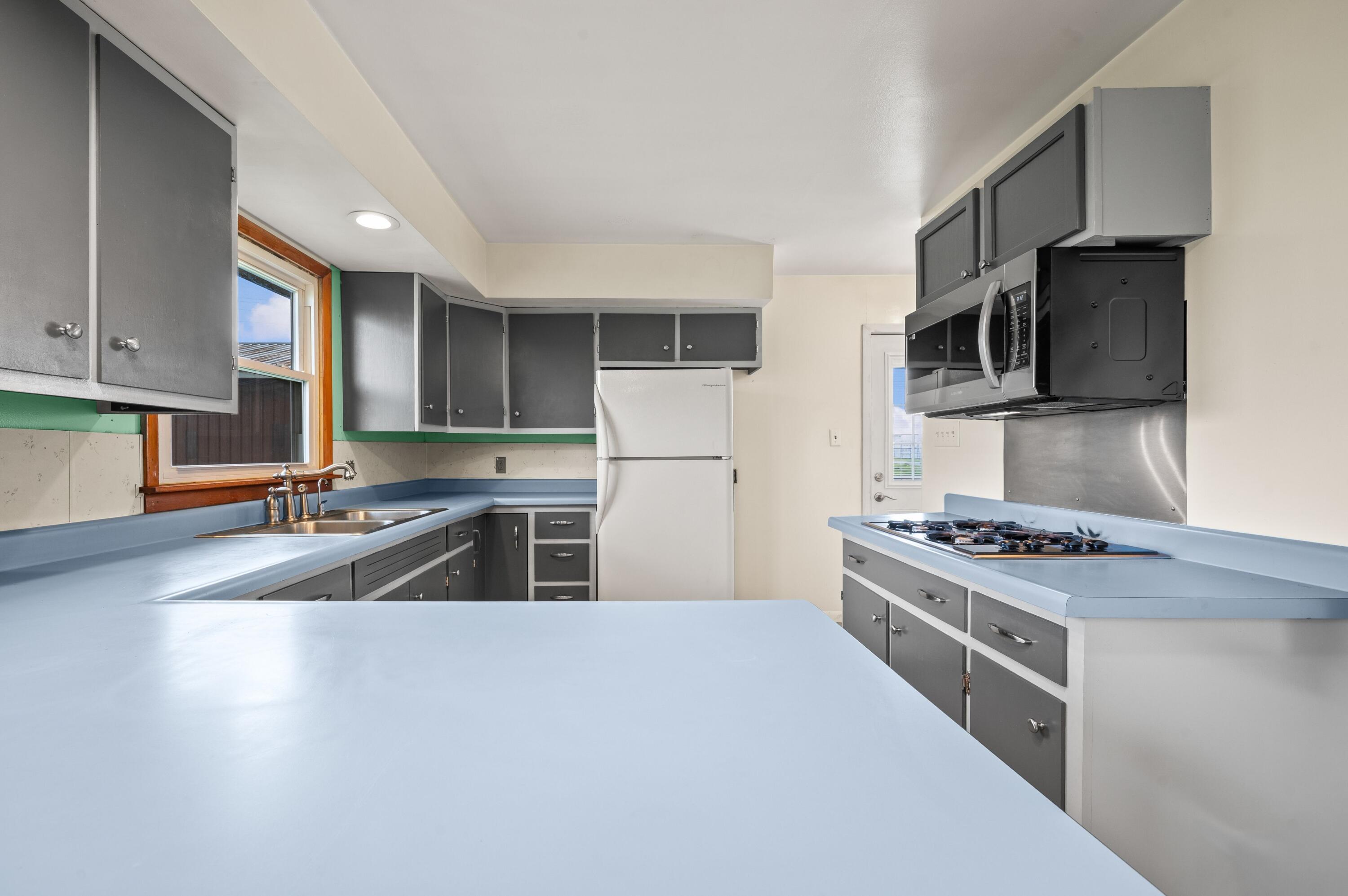 27532 May Street Edwardsburg MI 49112