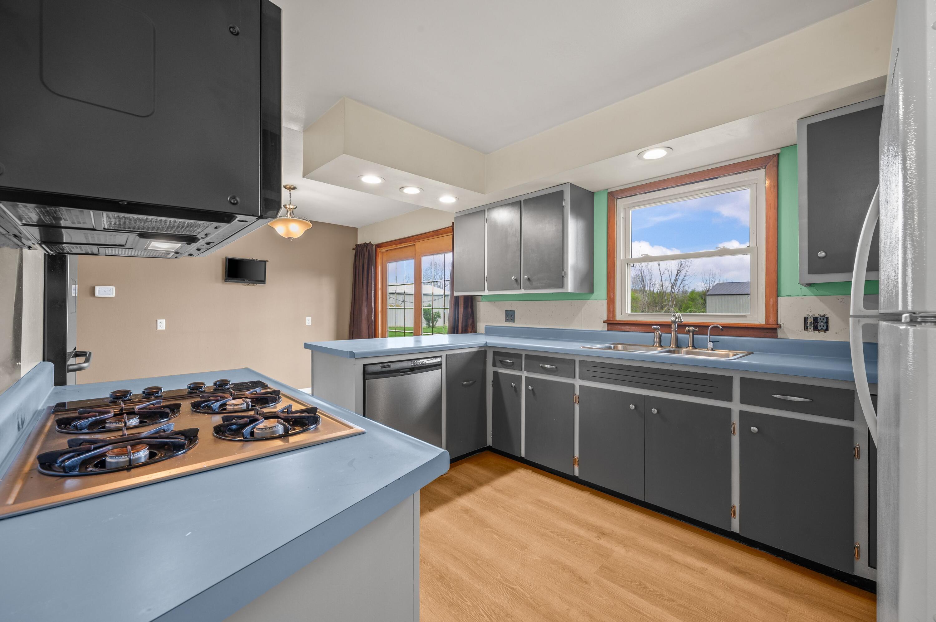 27532 May Street Edwardsburg MI 49112