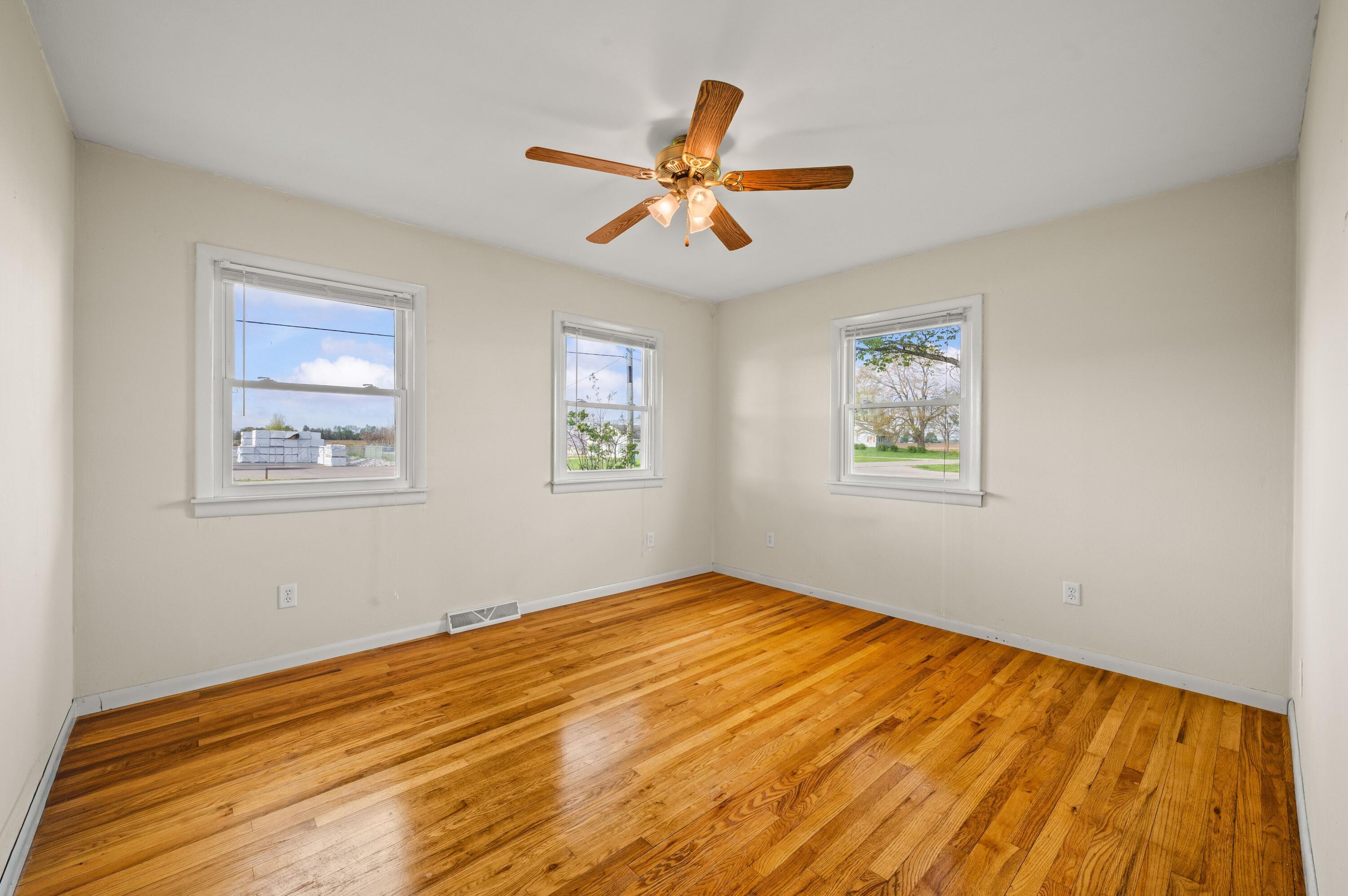 27532 May Street Edwardsburg MI 49112