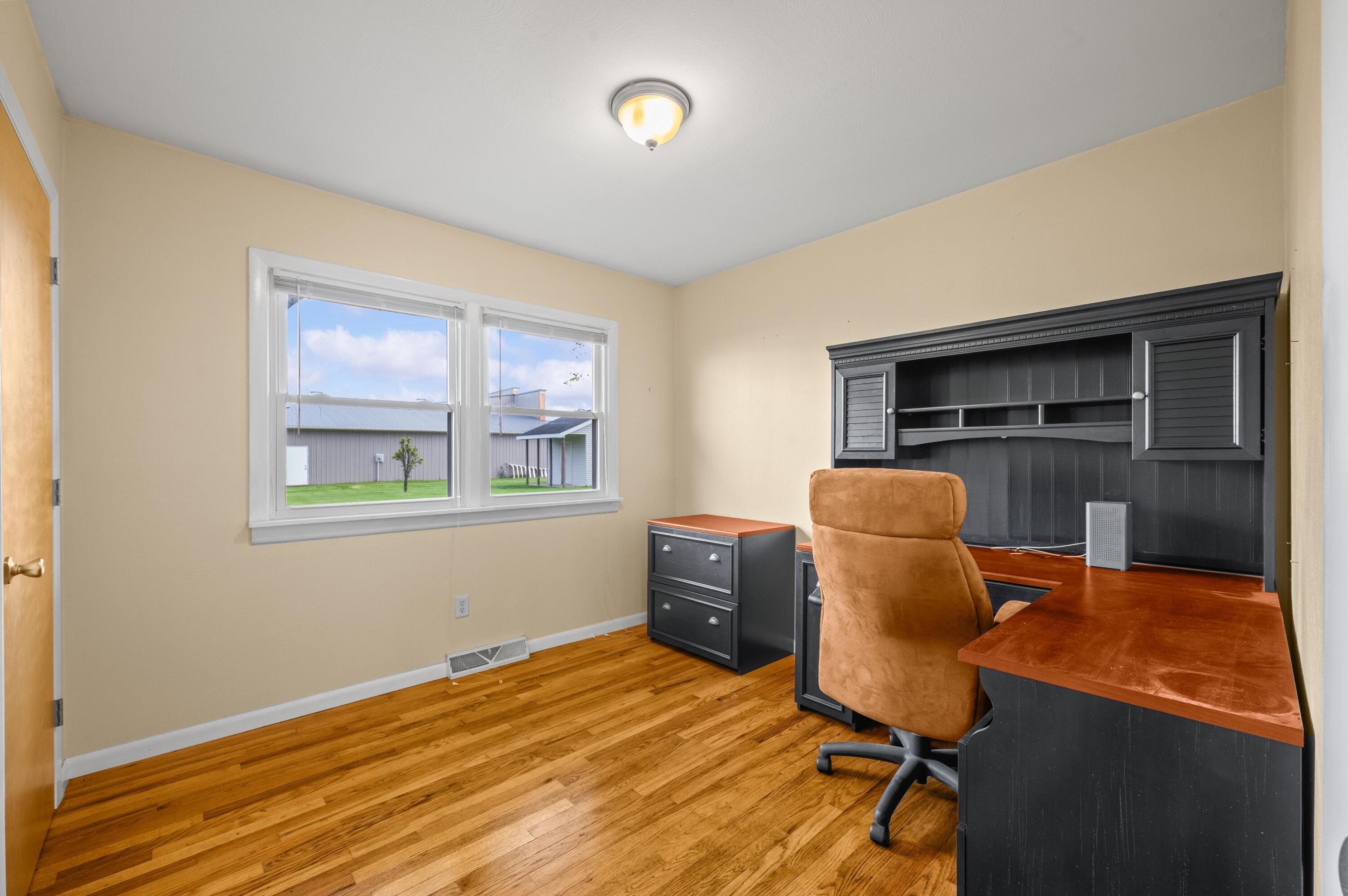 27532 May Street Edwardsburg MI 49112