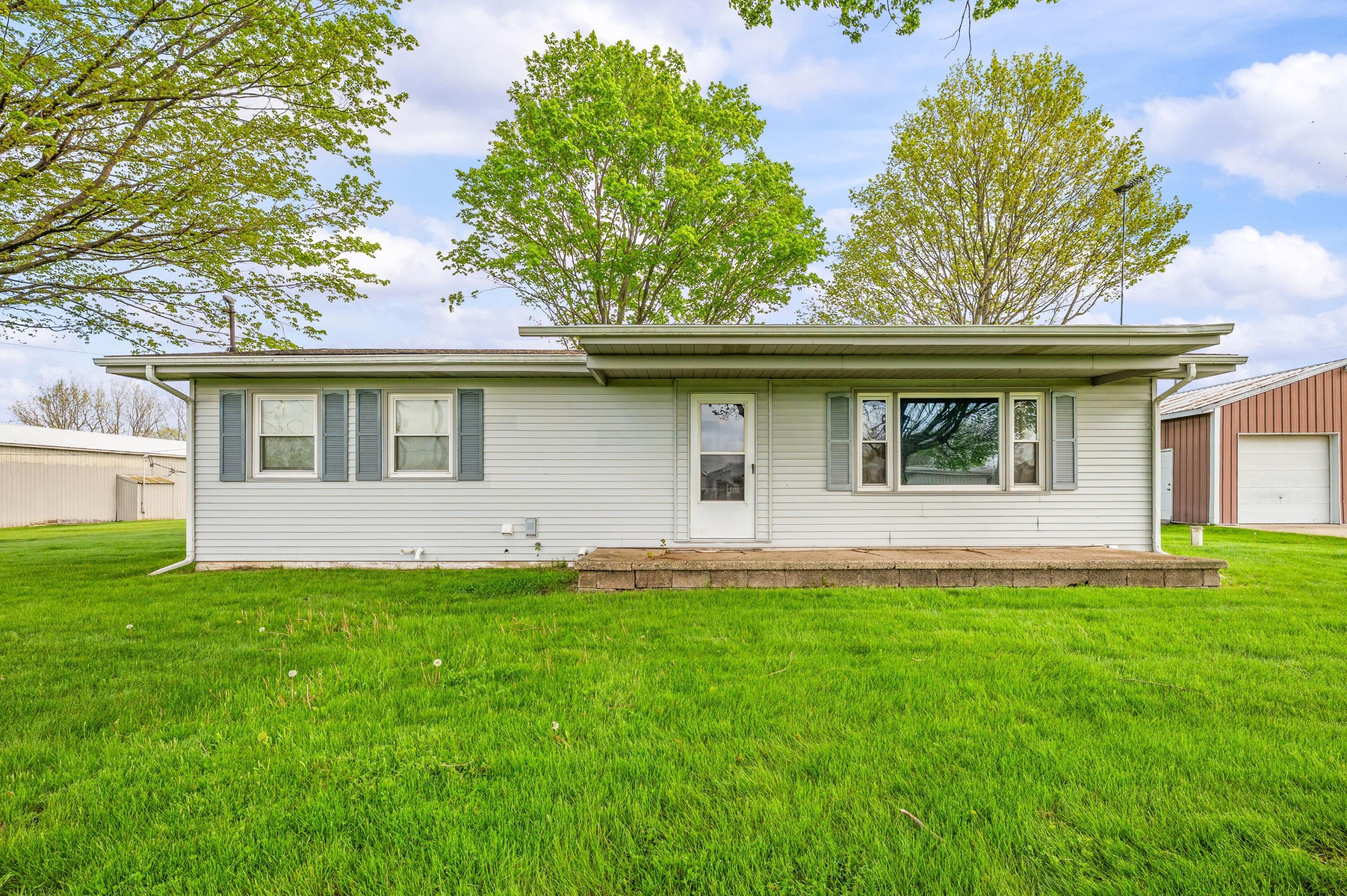 27532 May Street Edwardsburg MI 49112