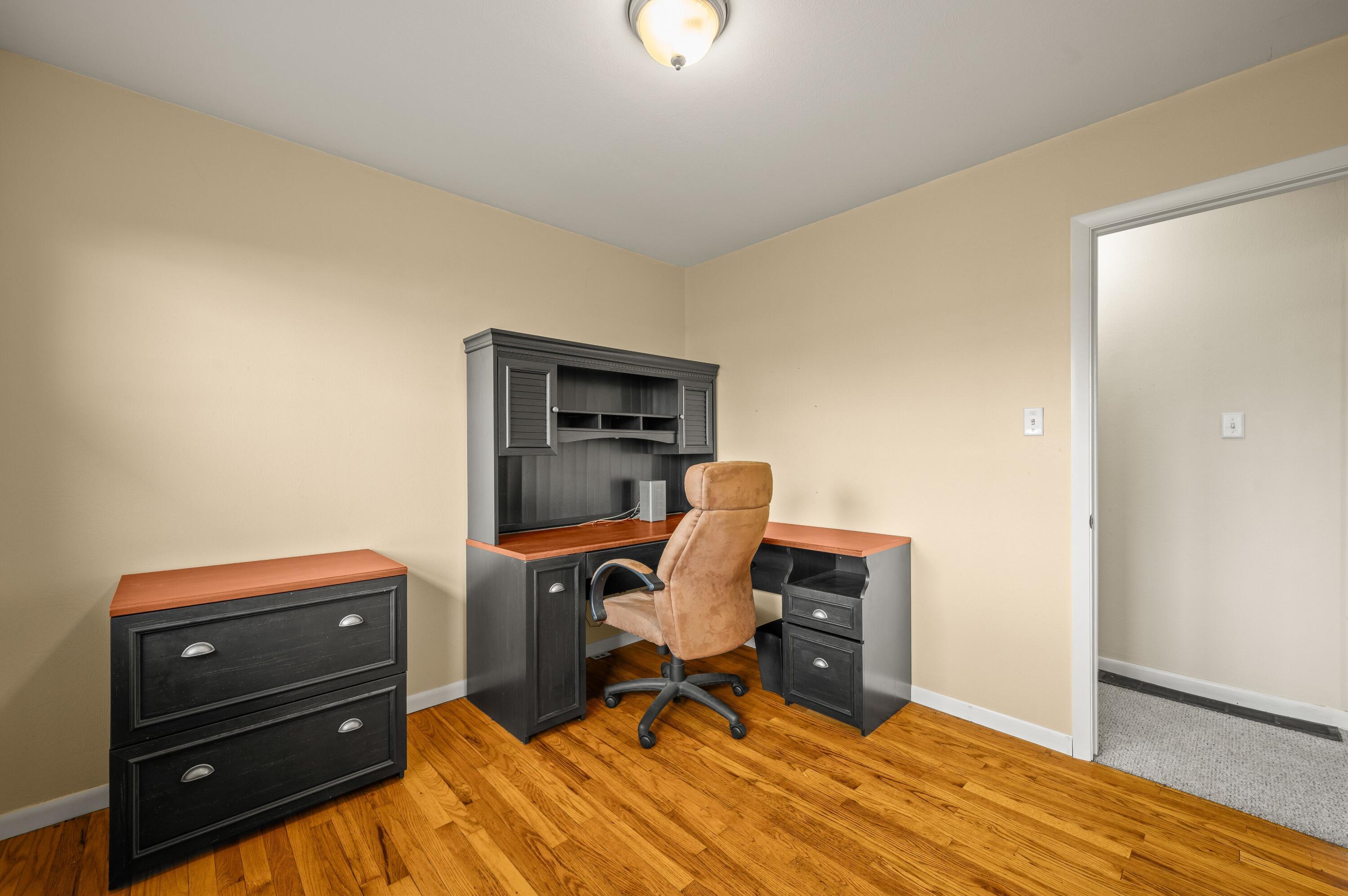 27532 May Street Edwardsburg MI 49112