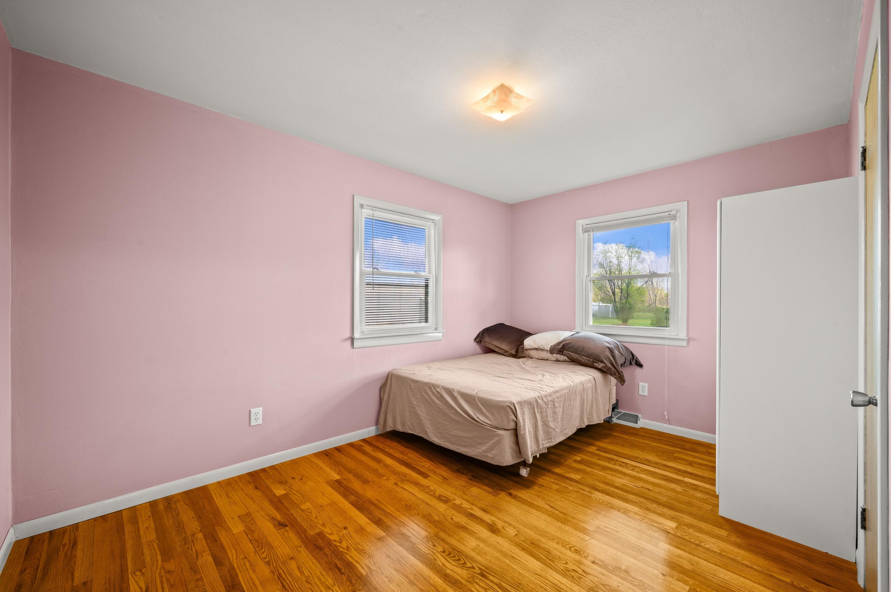 27532 May Street Edwardsburg MI 49112